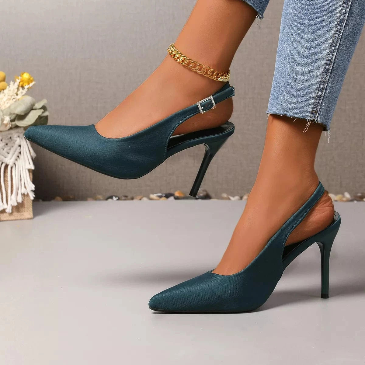 Point Toe Stiletto Pumps - Fashorio