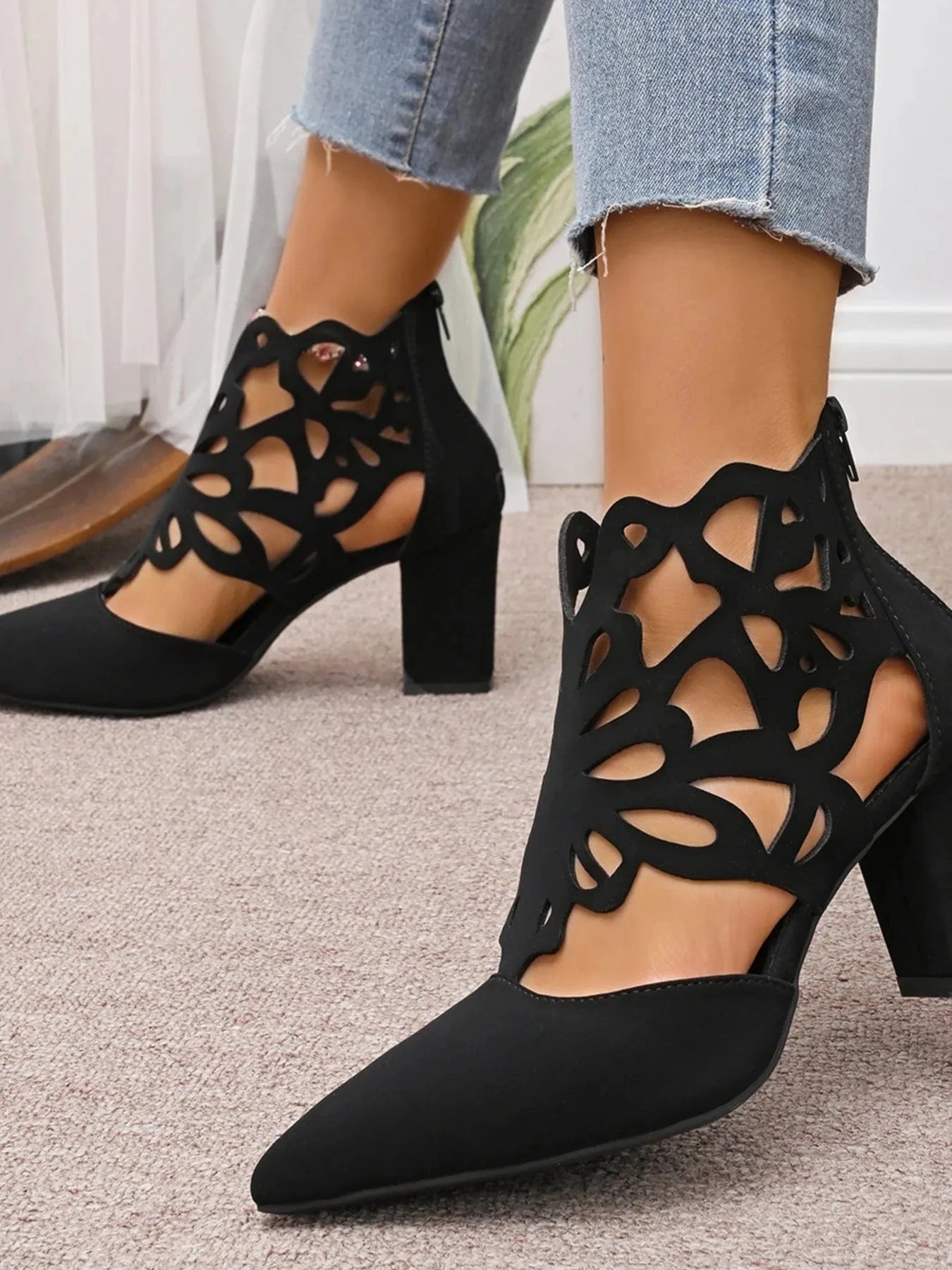 Pointed Toe Cut-Out Block Heel Pumps - Fashorio