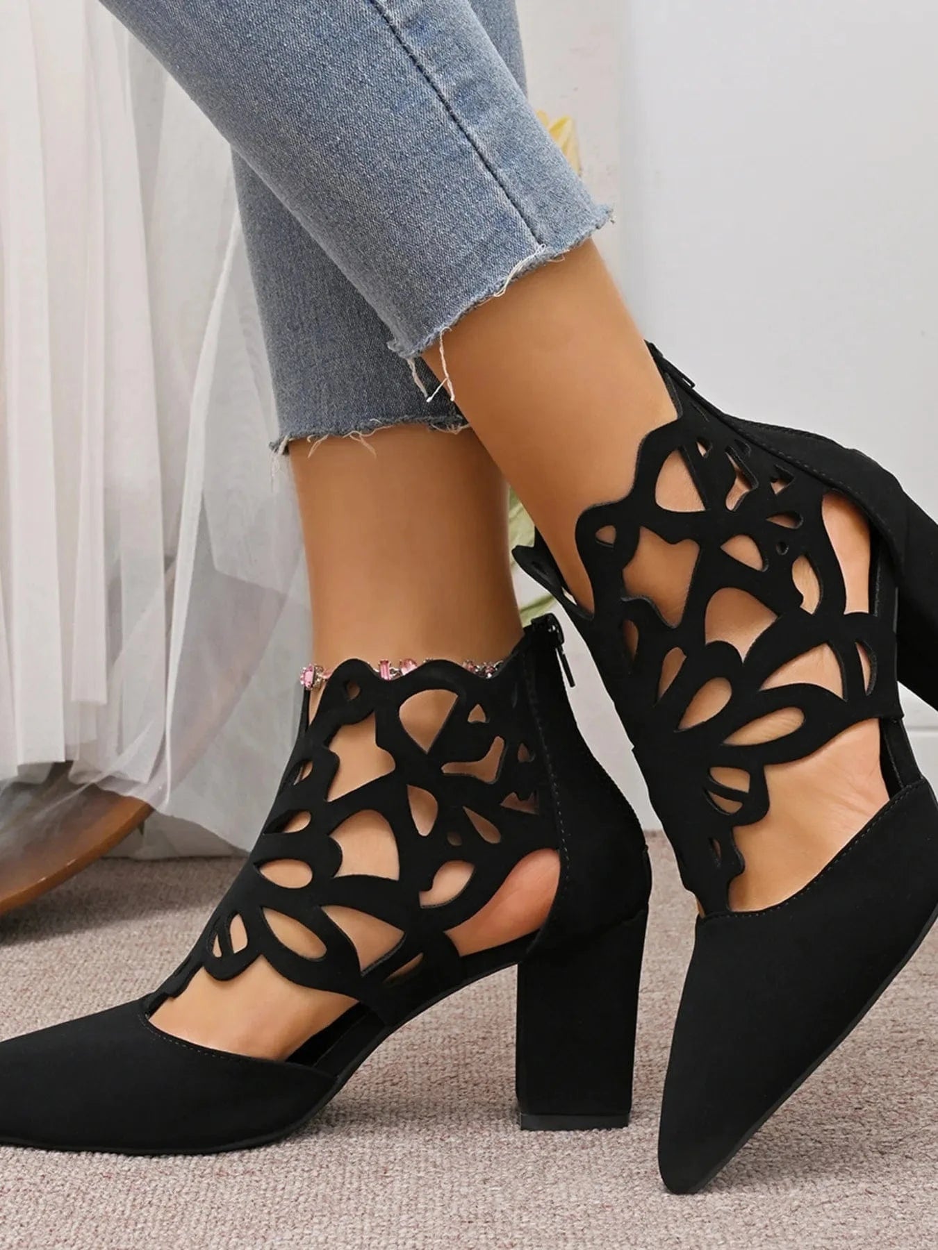 Pointed Toe Cut-Out Block Heel Pumps - Fashorio