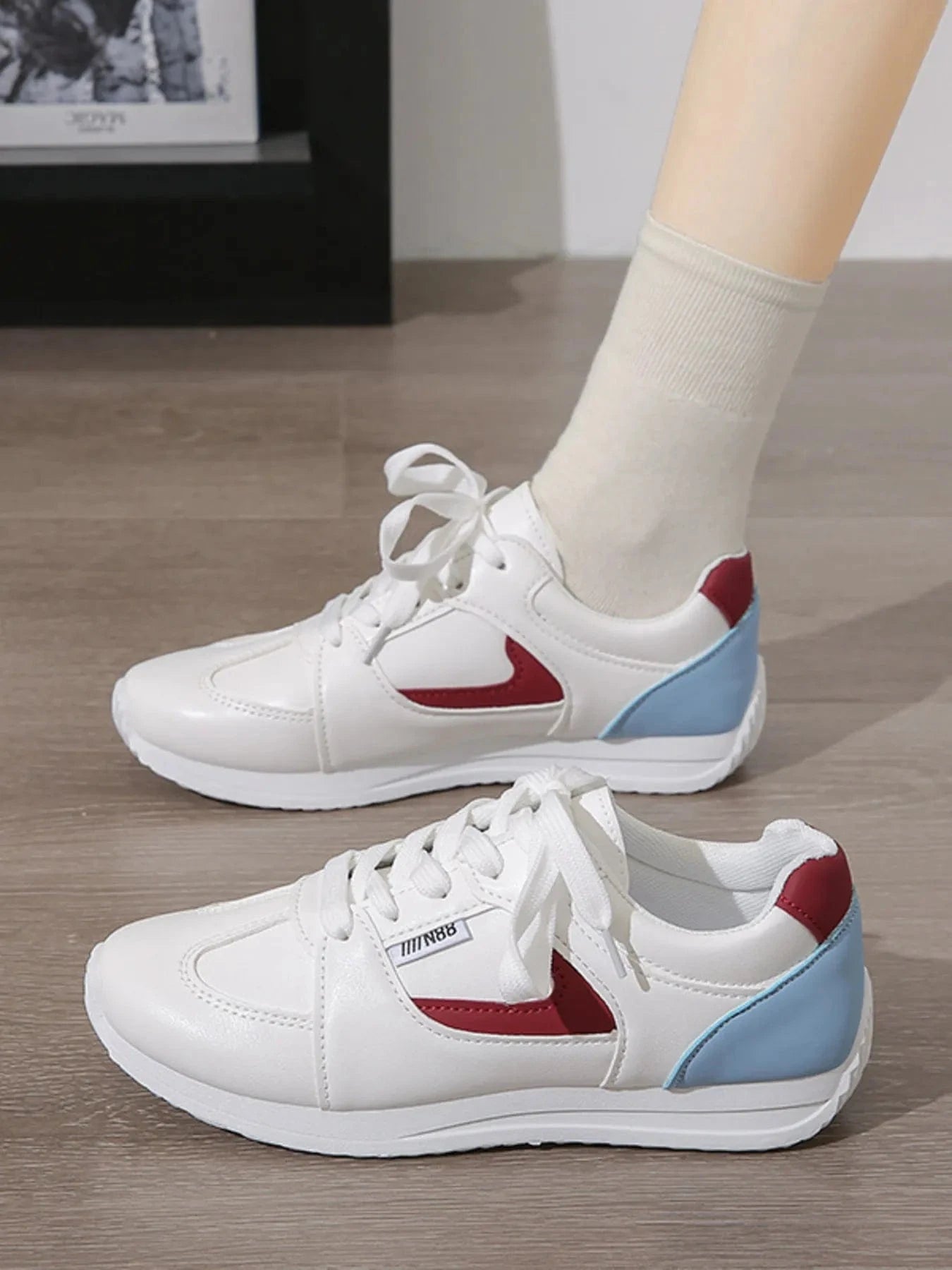 Round Toe Contrast Sneakers Red - Fashorio