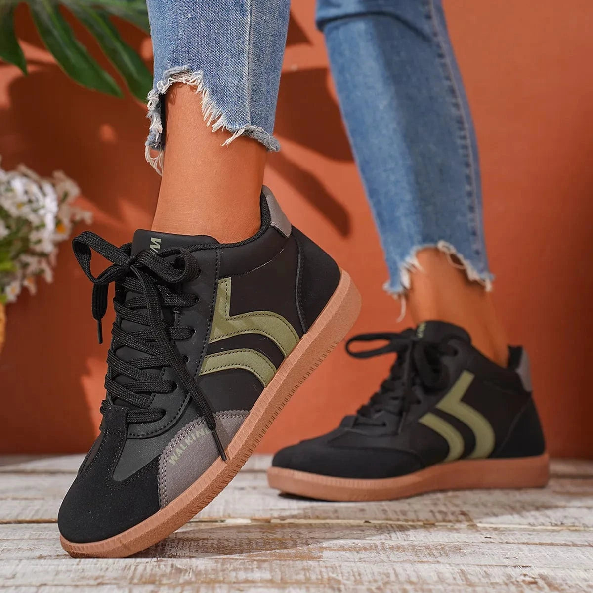 Round Toe Lace Up Sneakers - Fashorio