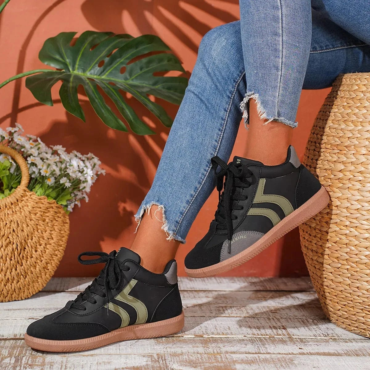 Round Toe Lace Up Sneakers - Fashorio
