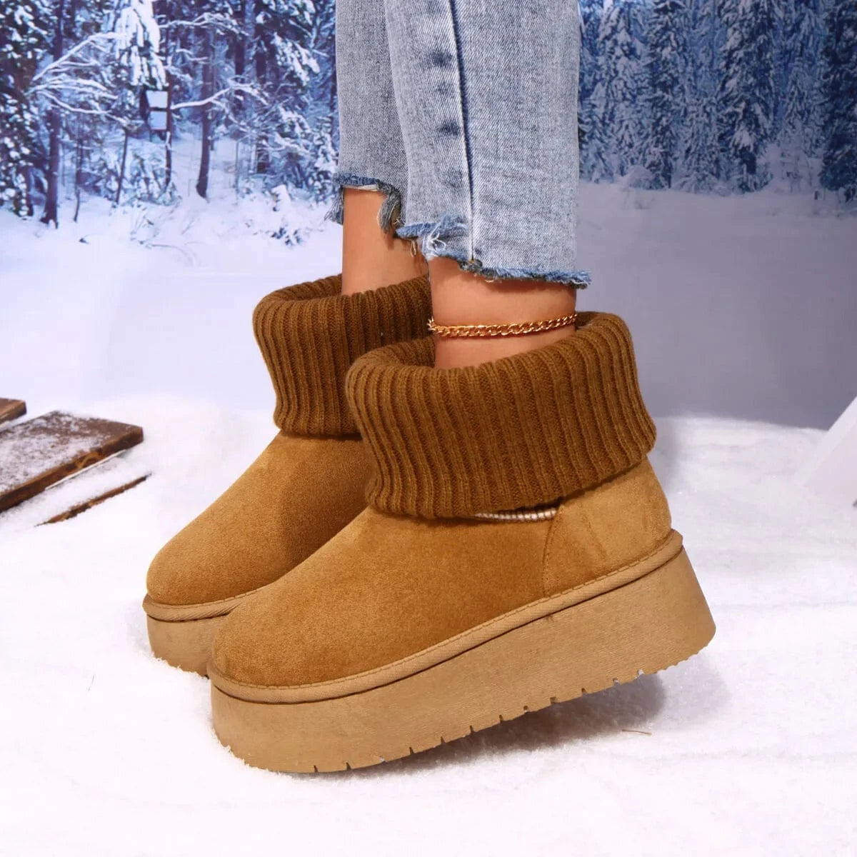 Round Toe Platform Boots - Fashorio