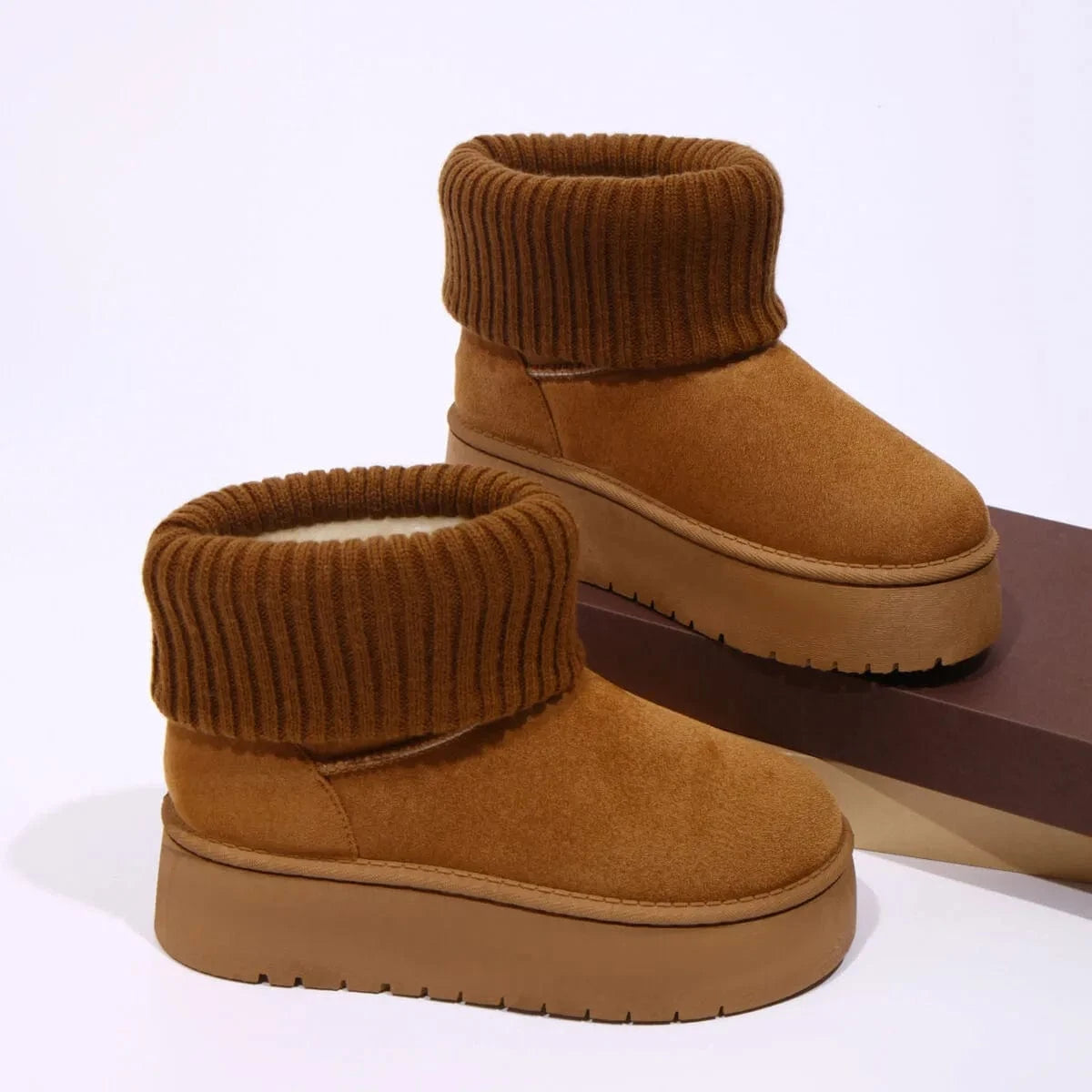Round Toe Platform Boots - Fashorio