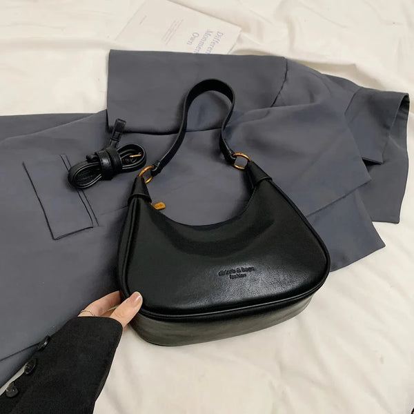 Curved Leather Shoulder Bag Black onesize - Fashorio