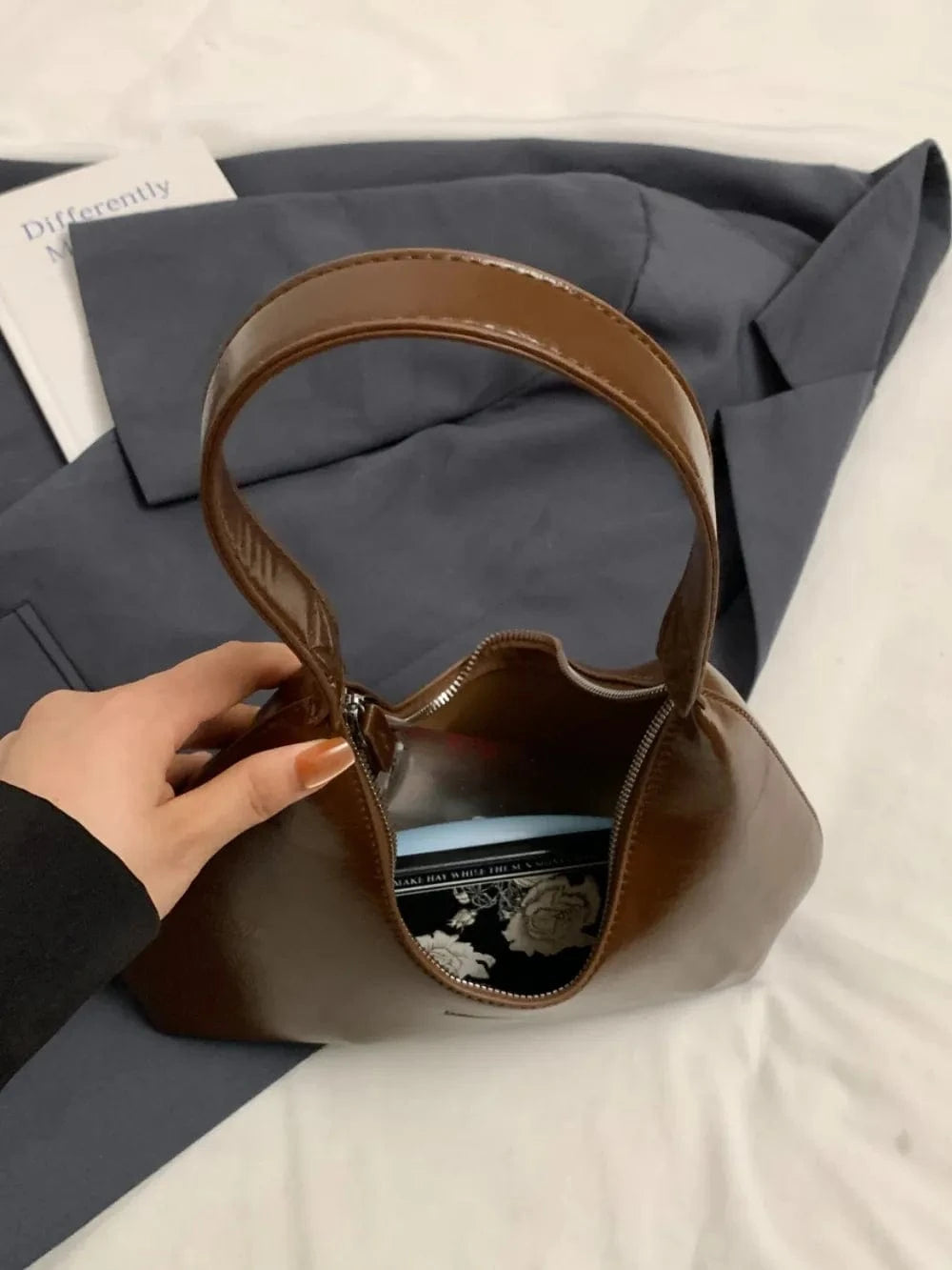 PU Leather Shoulder Bag - Fashorio
