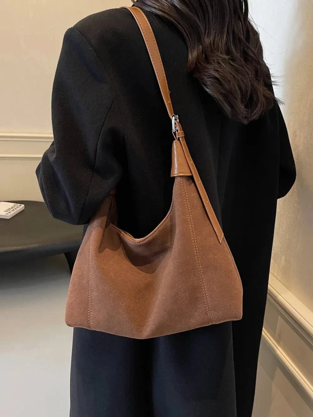 Suede Adjustable Strap Shoulder Bag - Fashorio