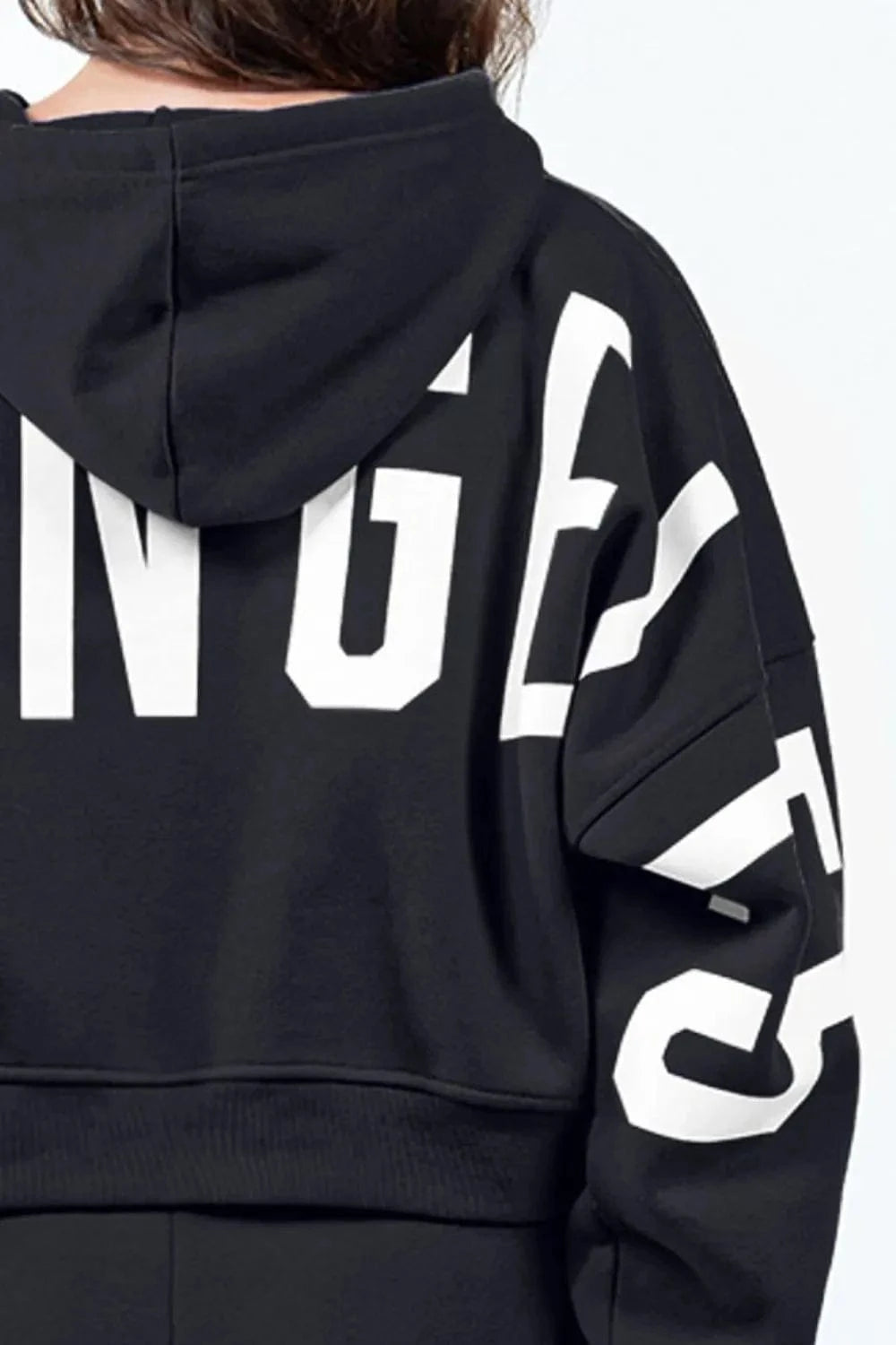 American Bazi Letter Graphic Long Sleeve Drawstring Cropped Hoodie - Fashorio