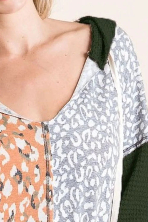 BiBi Popcorn Waffle Knit Hoodie with Print Block Front - Fashorio