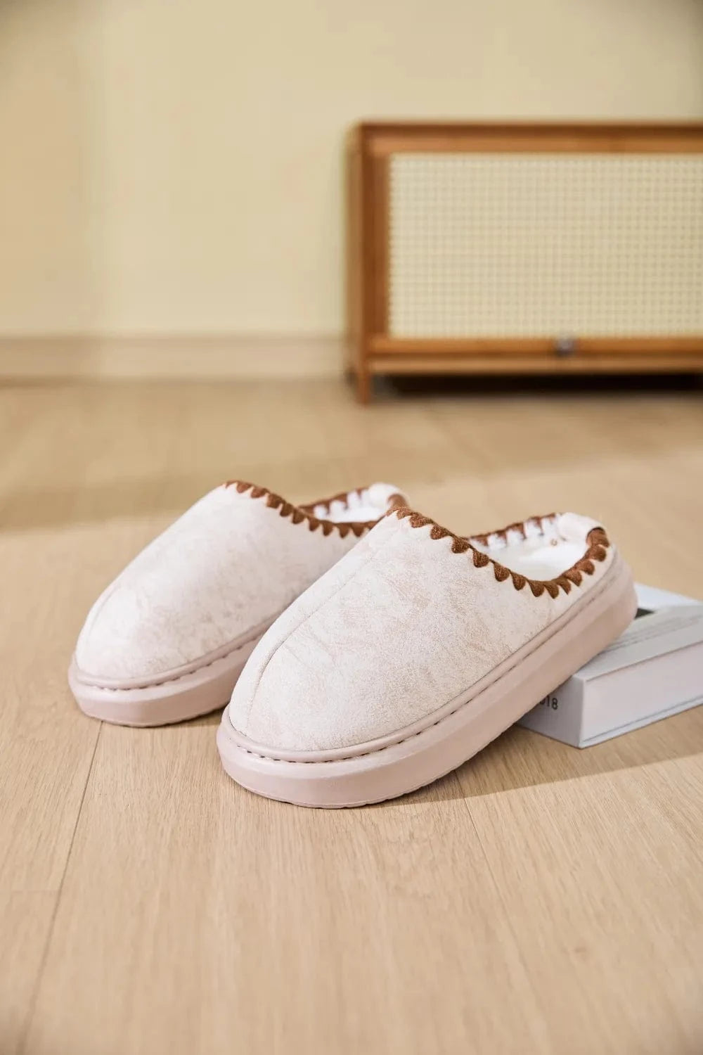 Thermal Round Toe Platform Slippers - Fashorio