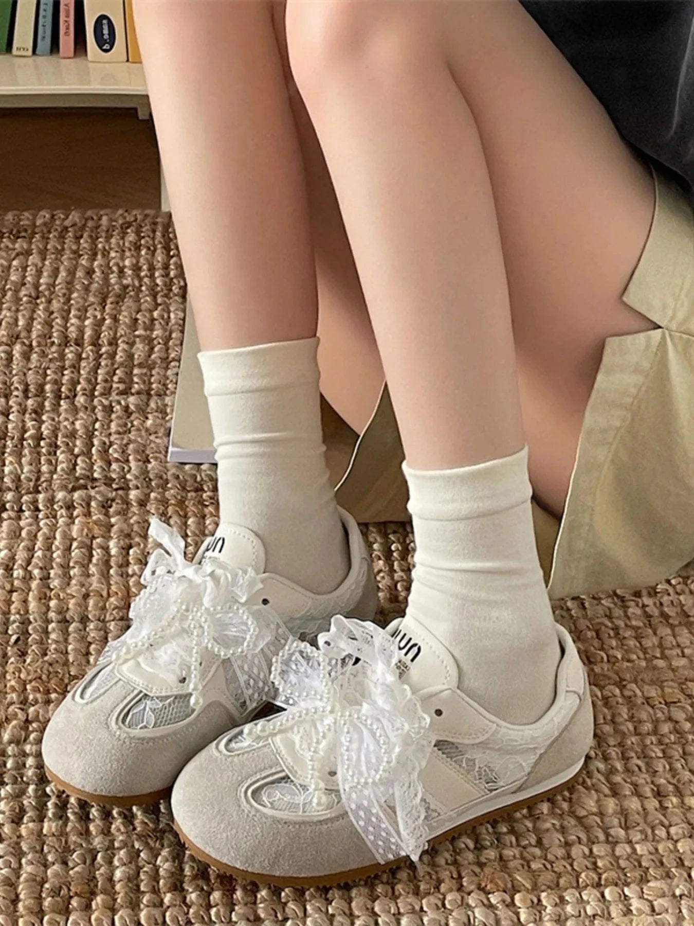 Vintage Lace Ribbon Sneakers - Fashorio