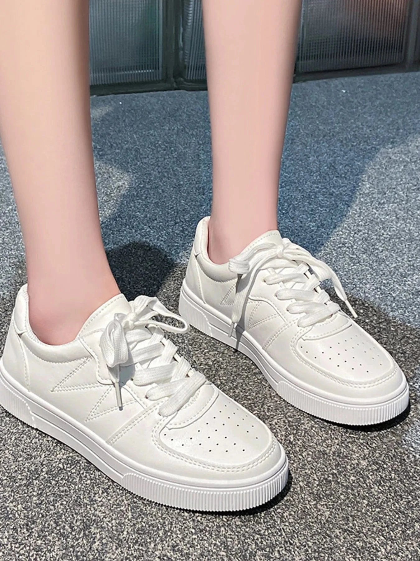 Lace Up Round Toe Sneakers White - Fashorio