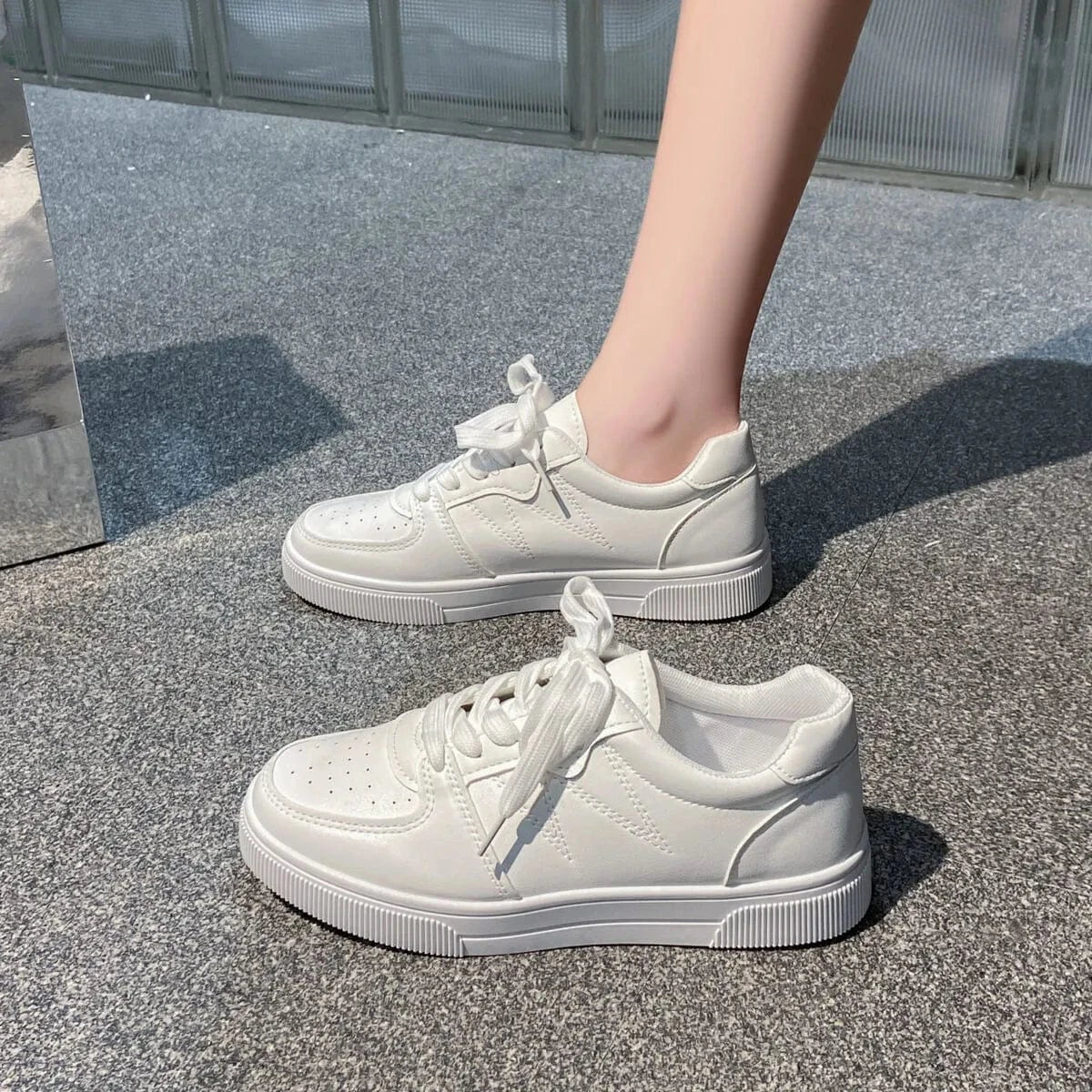 Low-Top Lace-Up Breathable Sneakers White - Fashorio