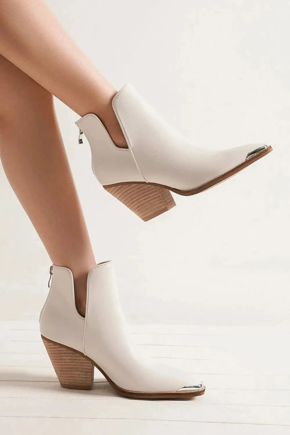 Beast Fashion Pointed Metal-Tip Toe Block Heel Ankle Boots White - Fashorio