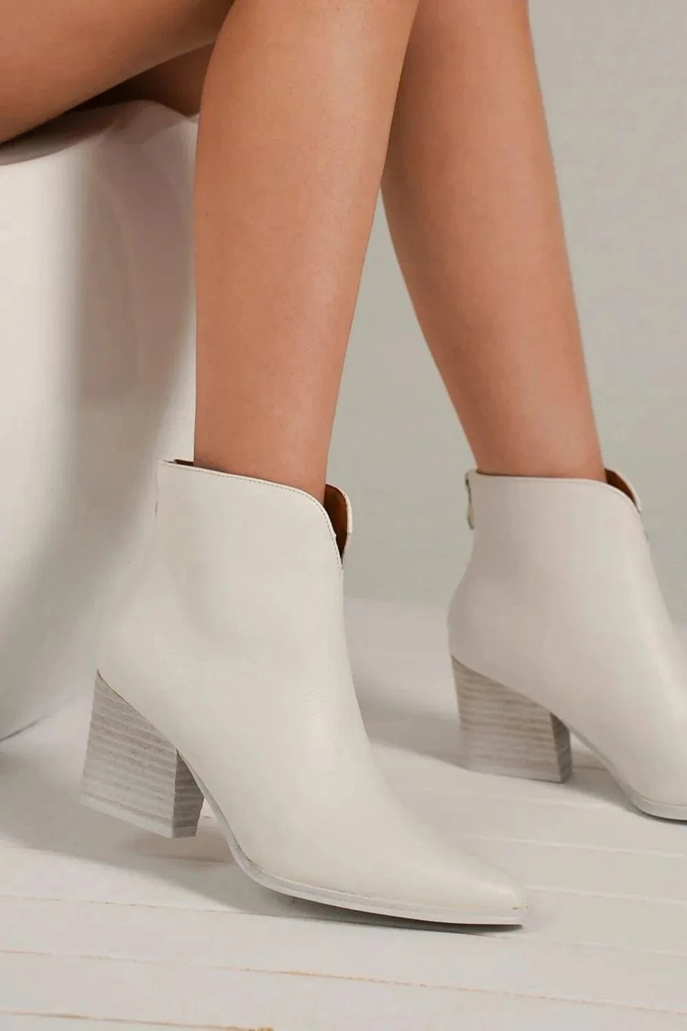 Beast Fashion PU Leather Block Heel Boots with Back Zippers White - Fashorio