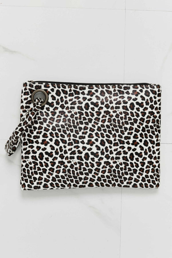 Come Along Animal Print Wristlet Leopard One Size - Fashorio