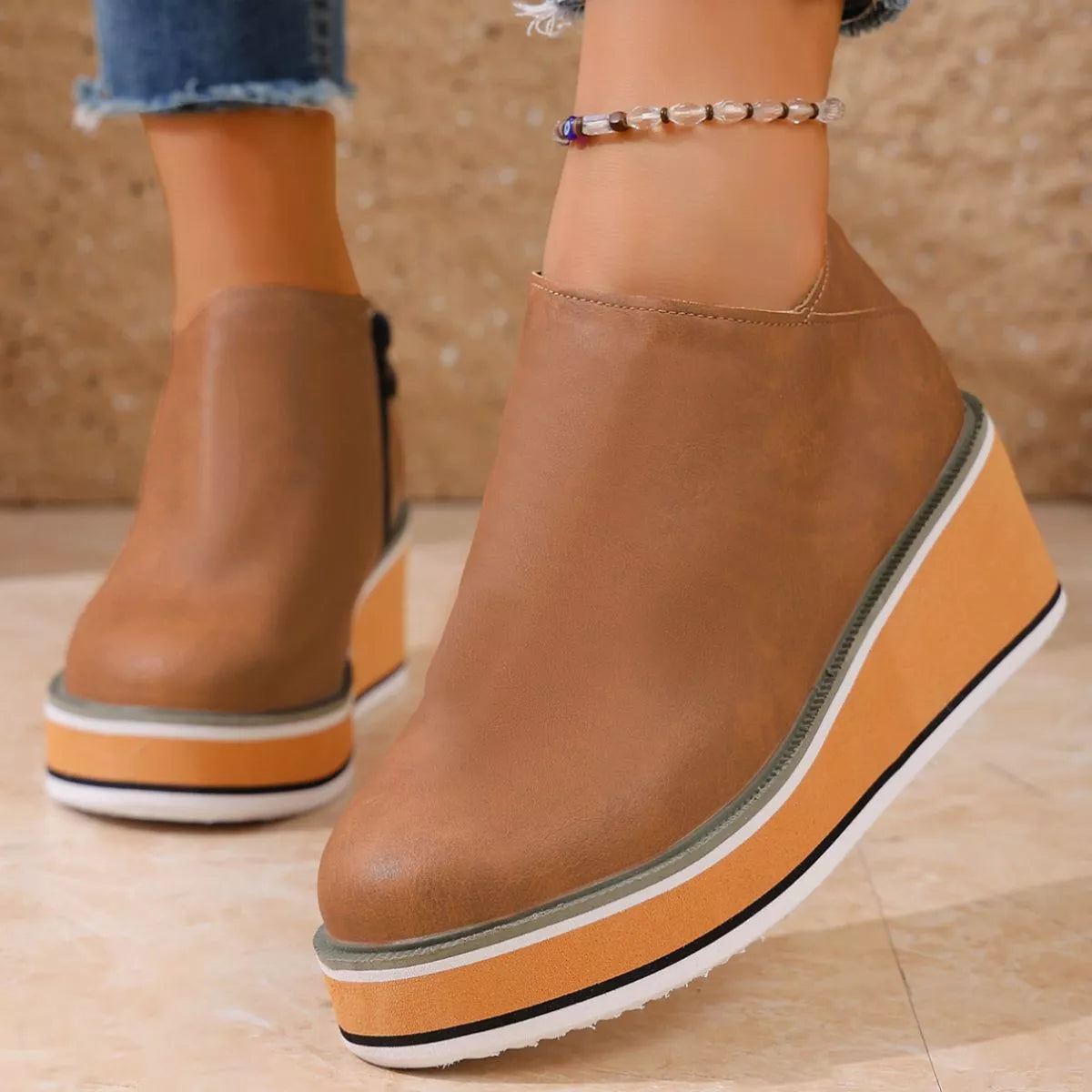 Wedge boots upper texture detail