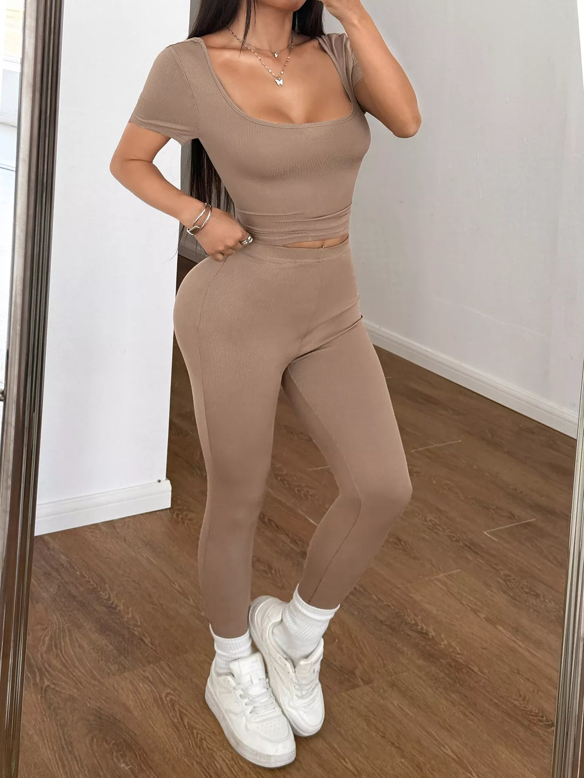Short sleeve set in khaki colorway