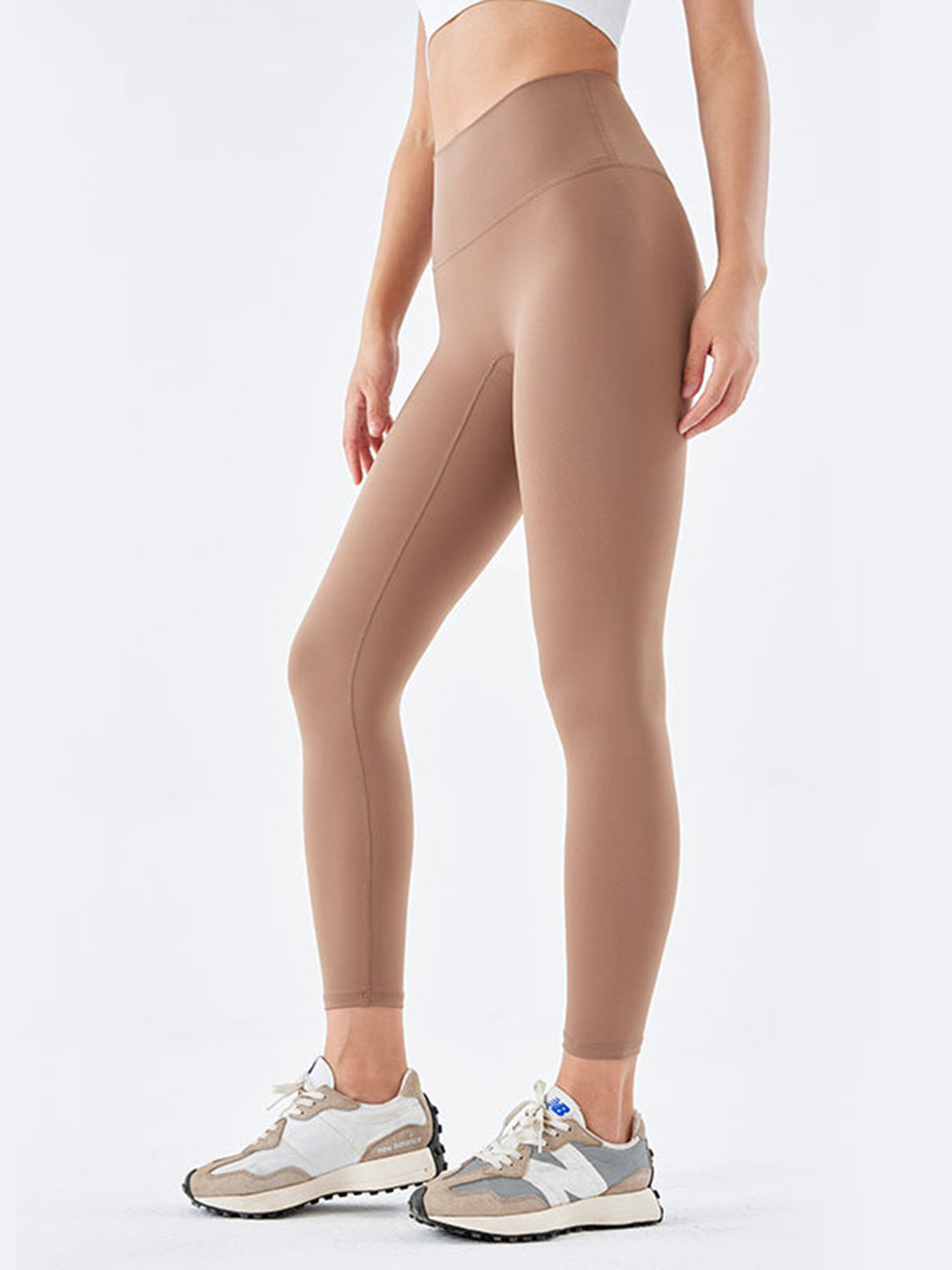 Wide waistband sports leggings front view