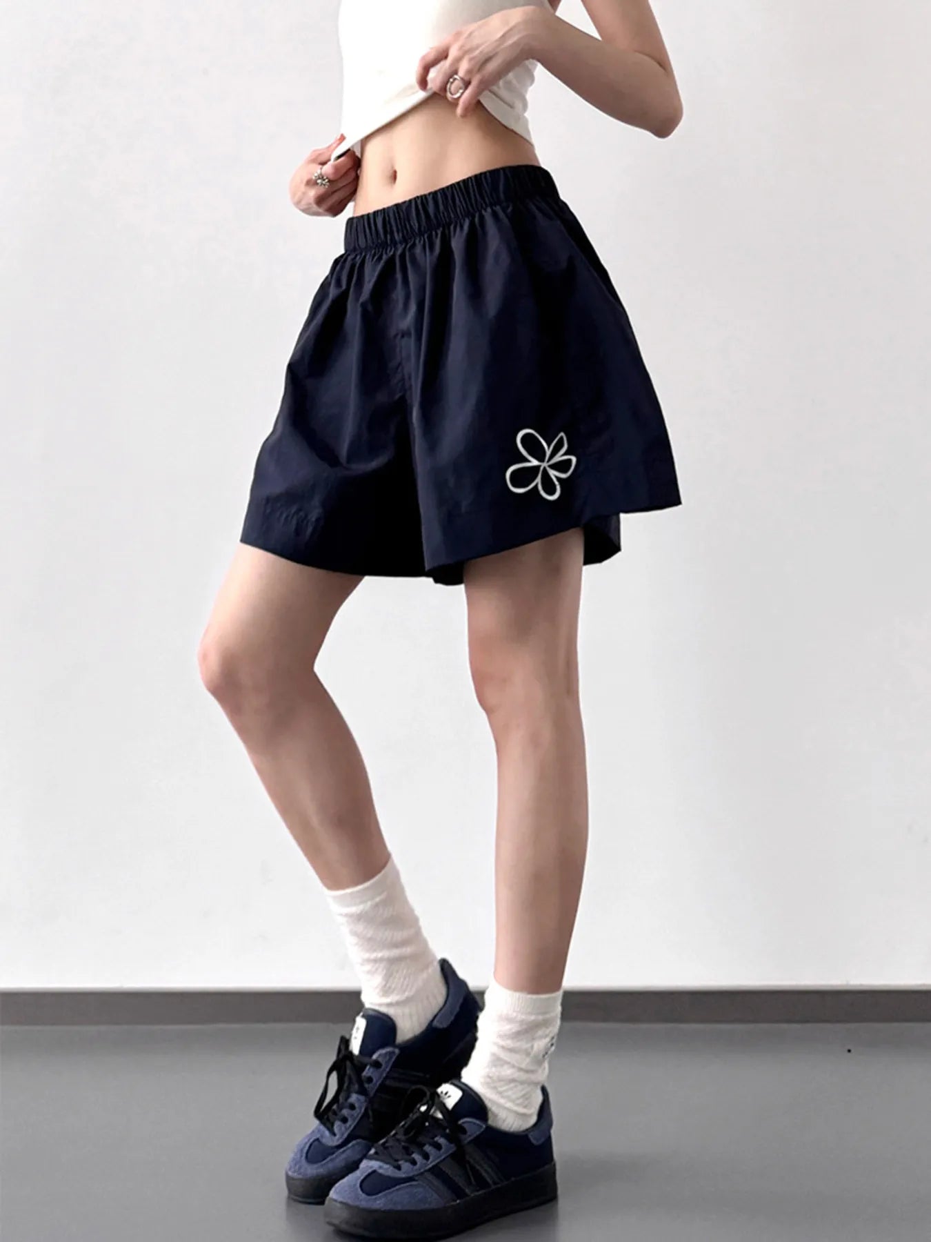 Elastic Waist Shorts - Fashorio