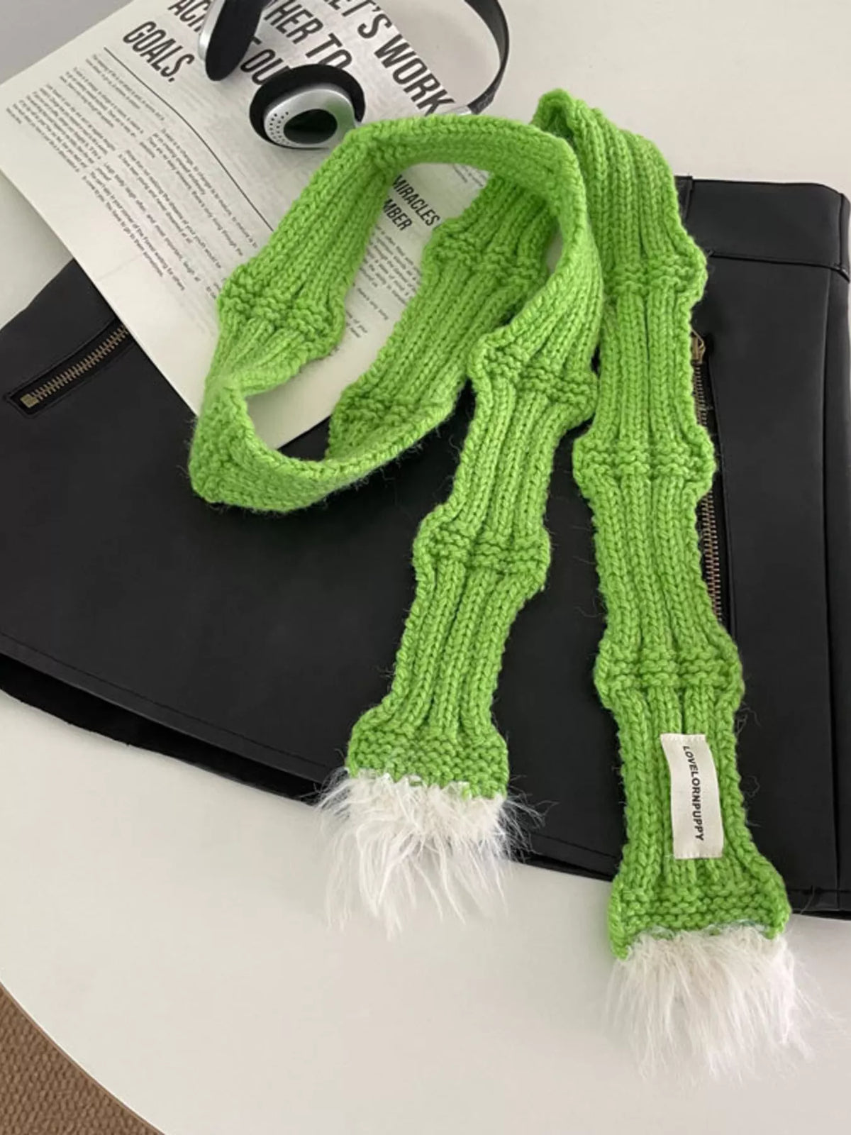 Knitted plush scarf color option