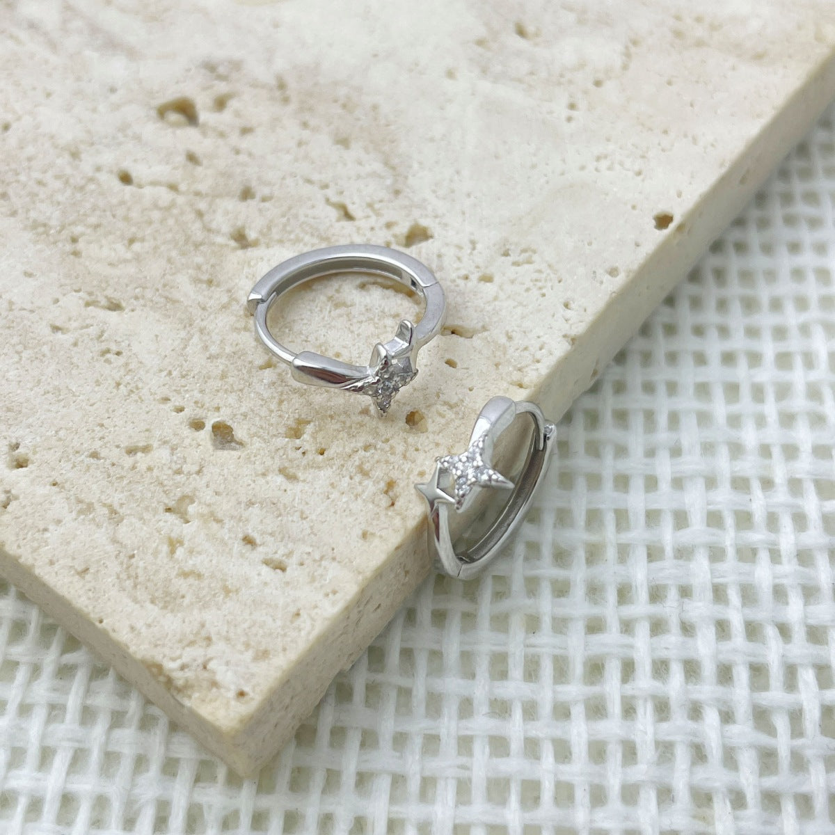 Detail view of the polished 925 sterling silver hoop