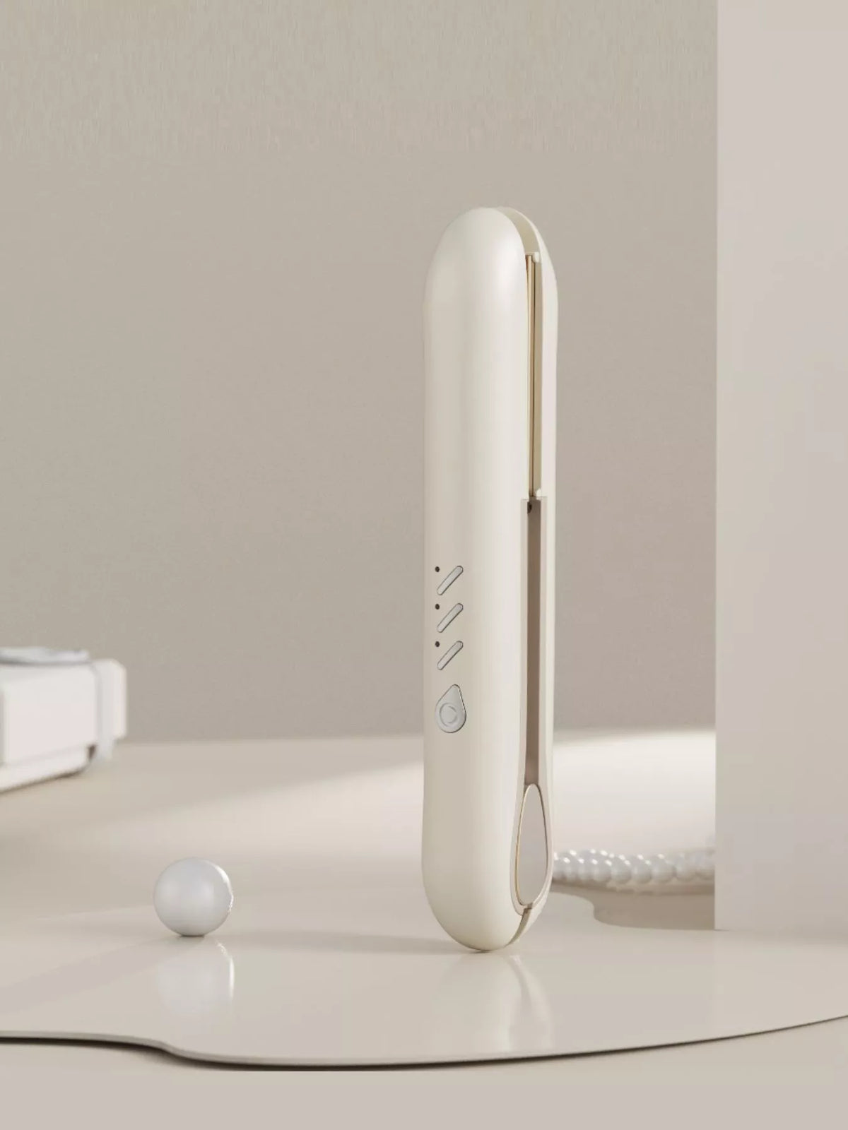 Hair straightener USB charging