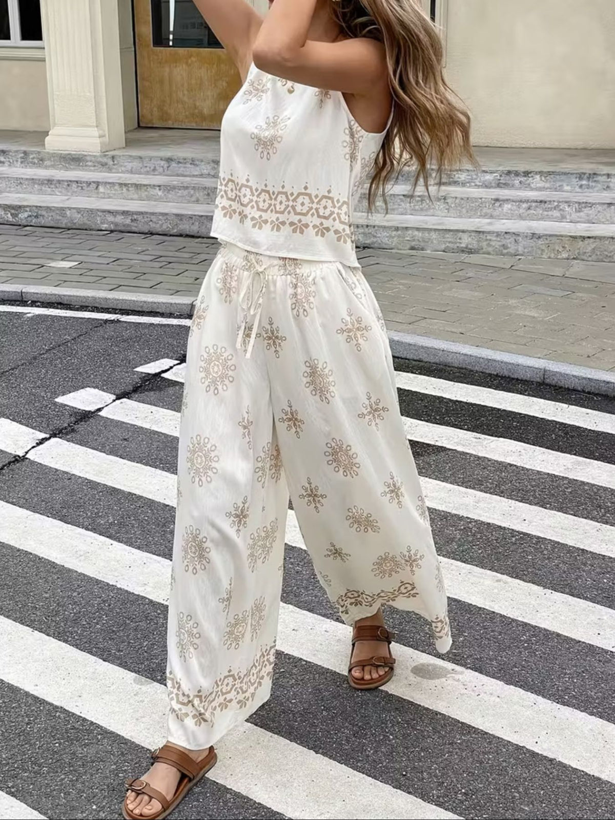 Coordinated sleeveless top and wide leg pants side view