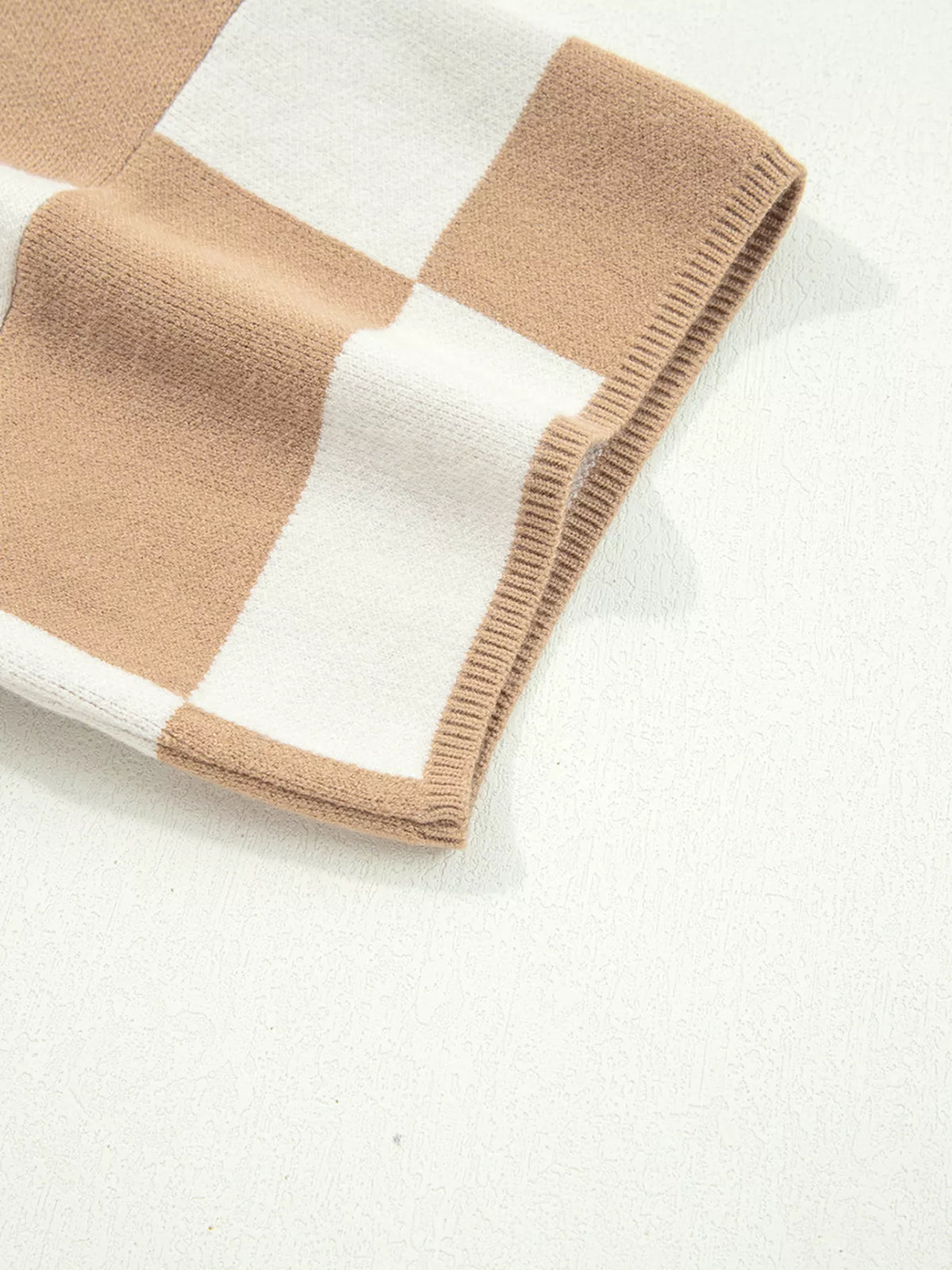 camel checkered half sleeve knit sweater close up