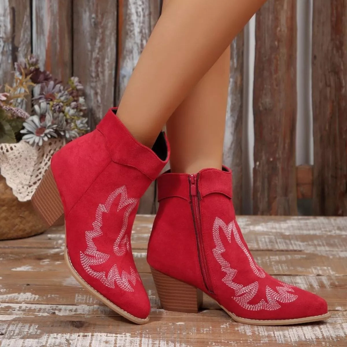 black point toe block heel boots shaft detail