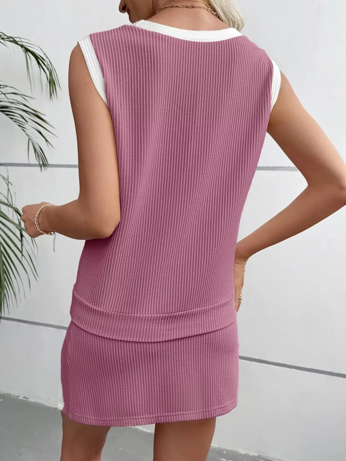 Ribbed knit set fabric detail