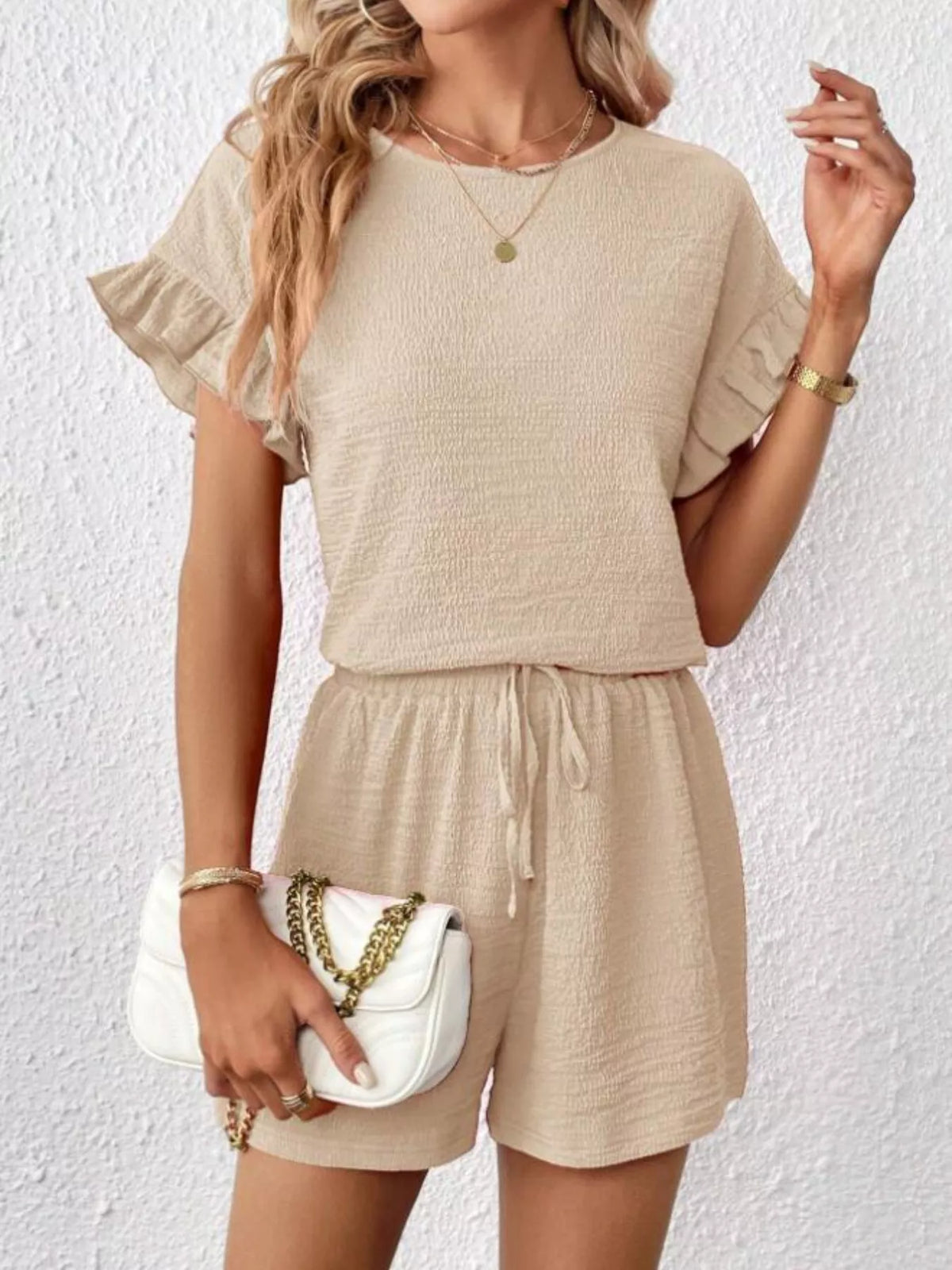 Round neck frill trim tee and drawstring shorts set detail