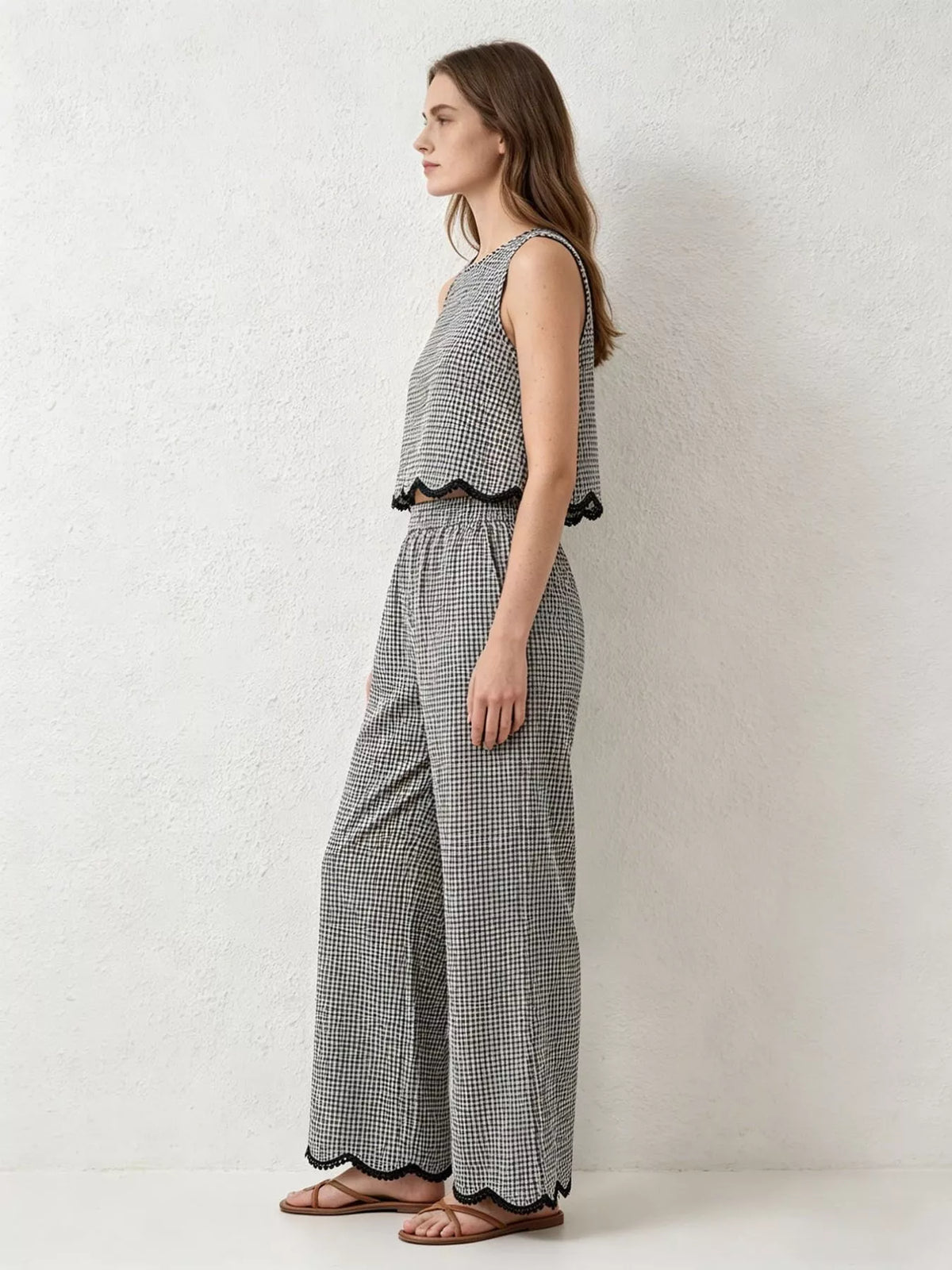 Scalloped trim tank detail on plaid set