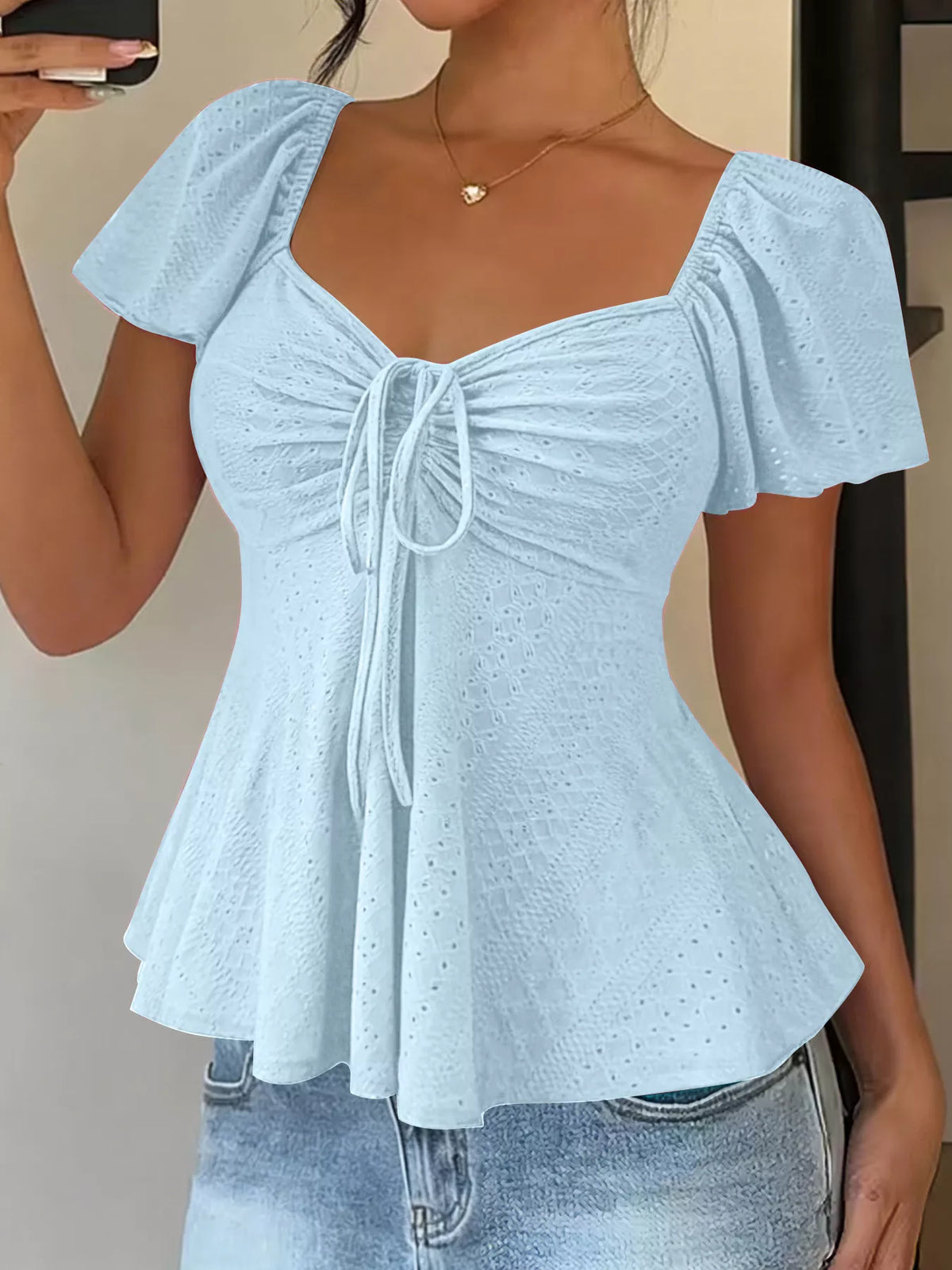 Close up of the sweetheart neckline