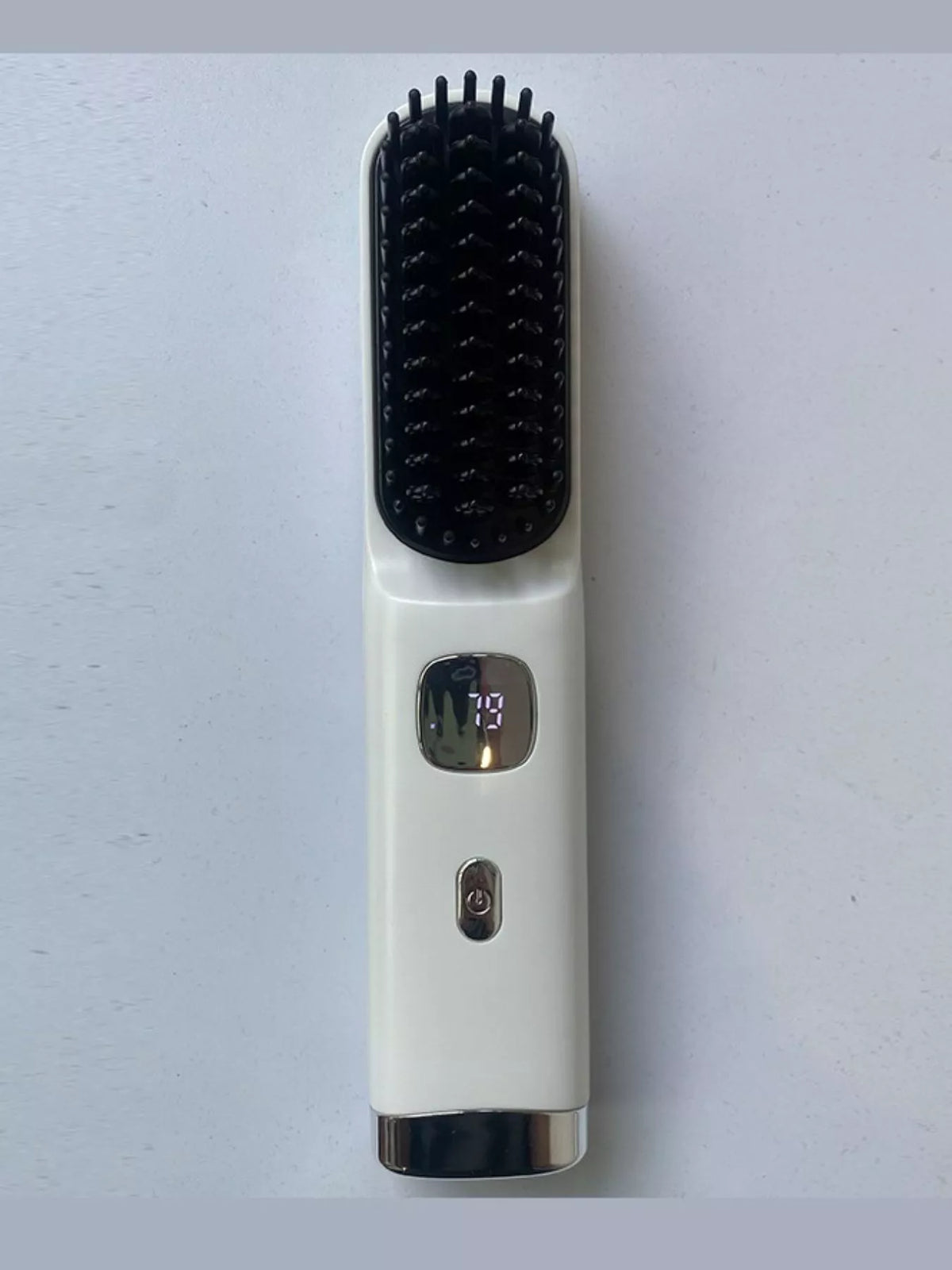 Comb smoothing through hair