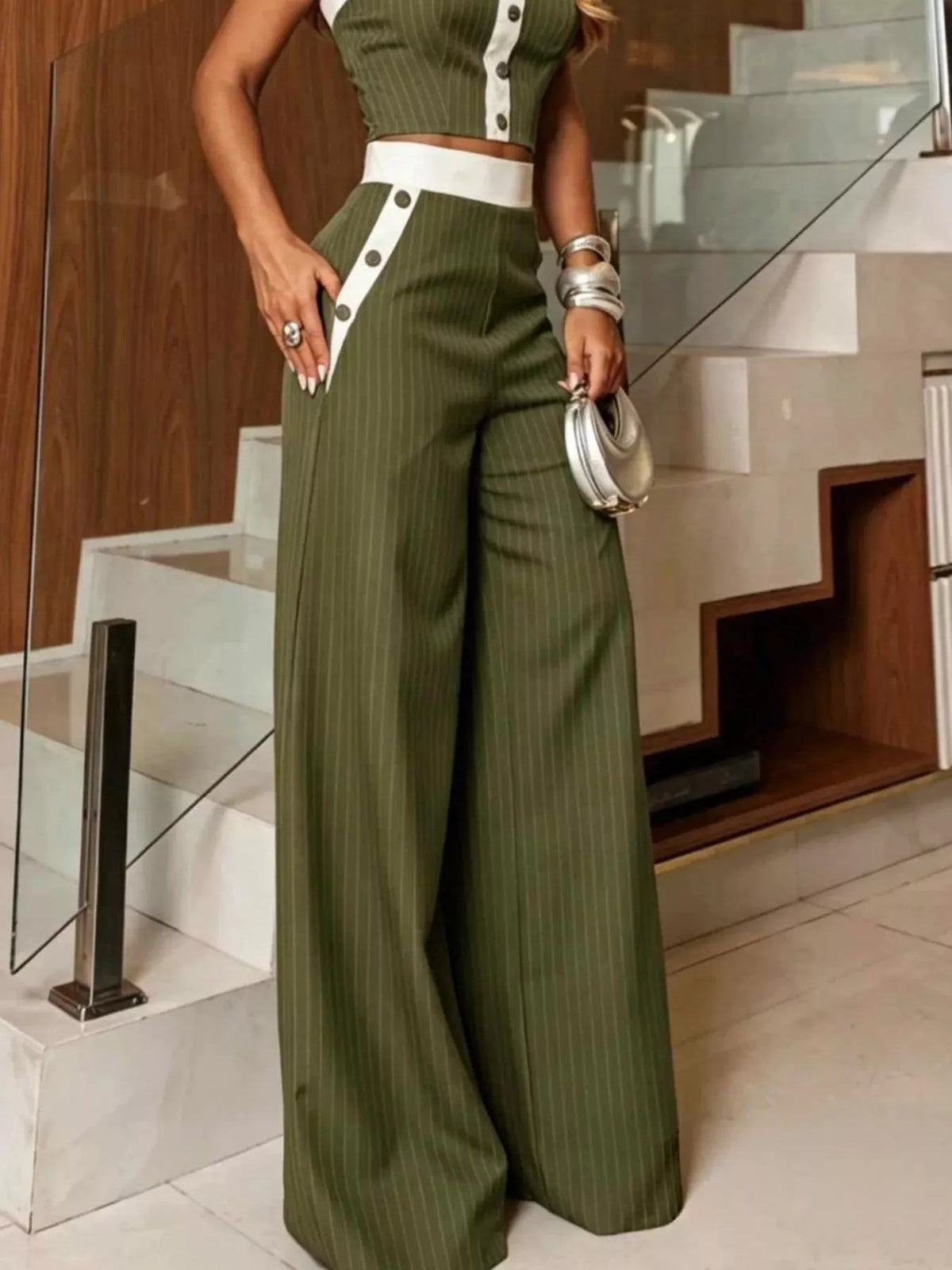 Wide leg striped pants silhouette