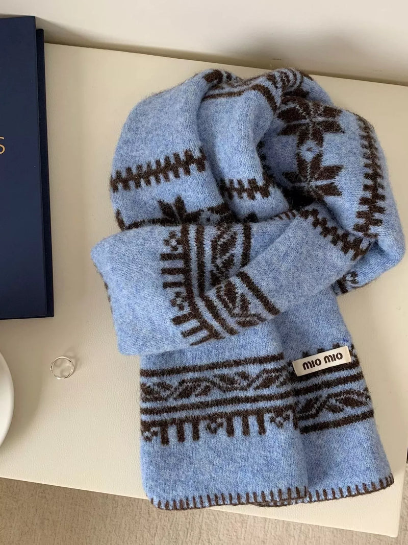Vintage pattern knitted scarf front view