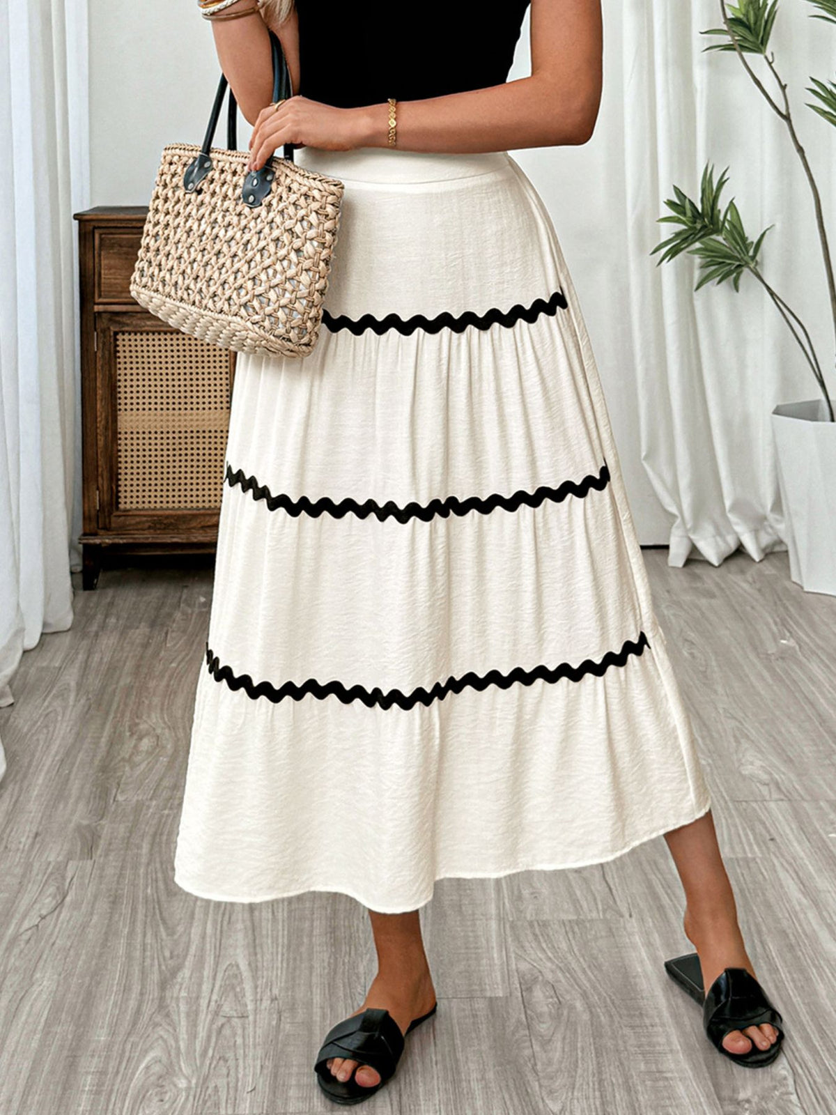 Tiered skirt hem and layers closeup