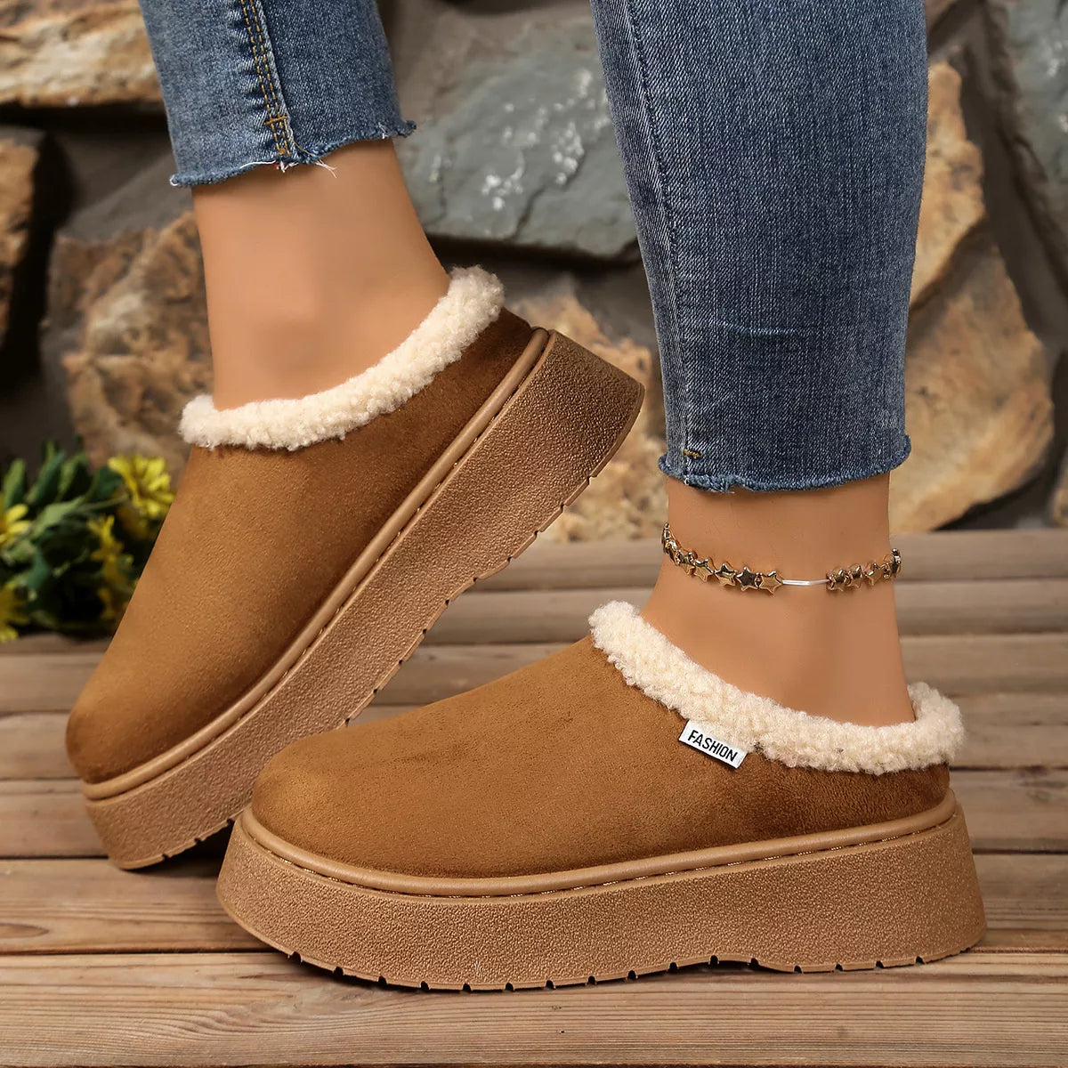 plush lined platform boots heel detail