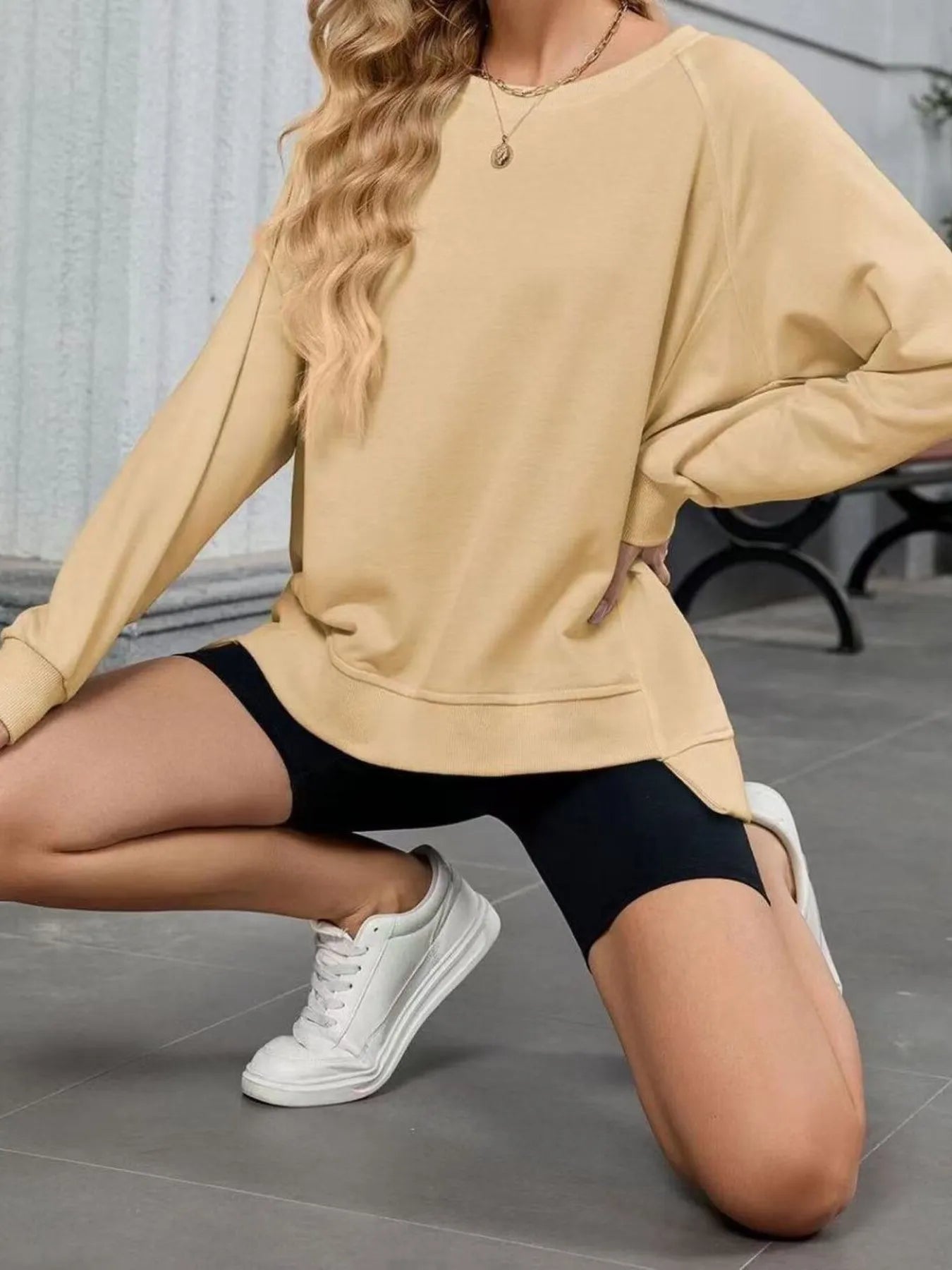 Round Neck Long Sleeve Sweatshirt - Fashorio