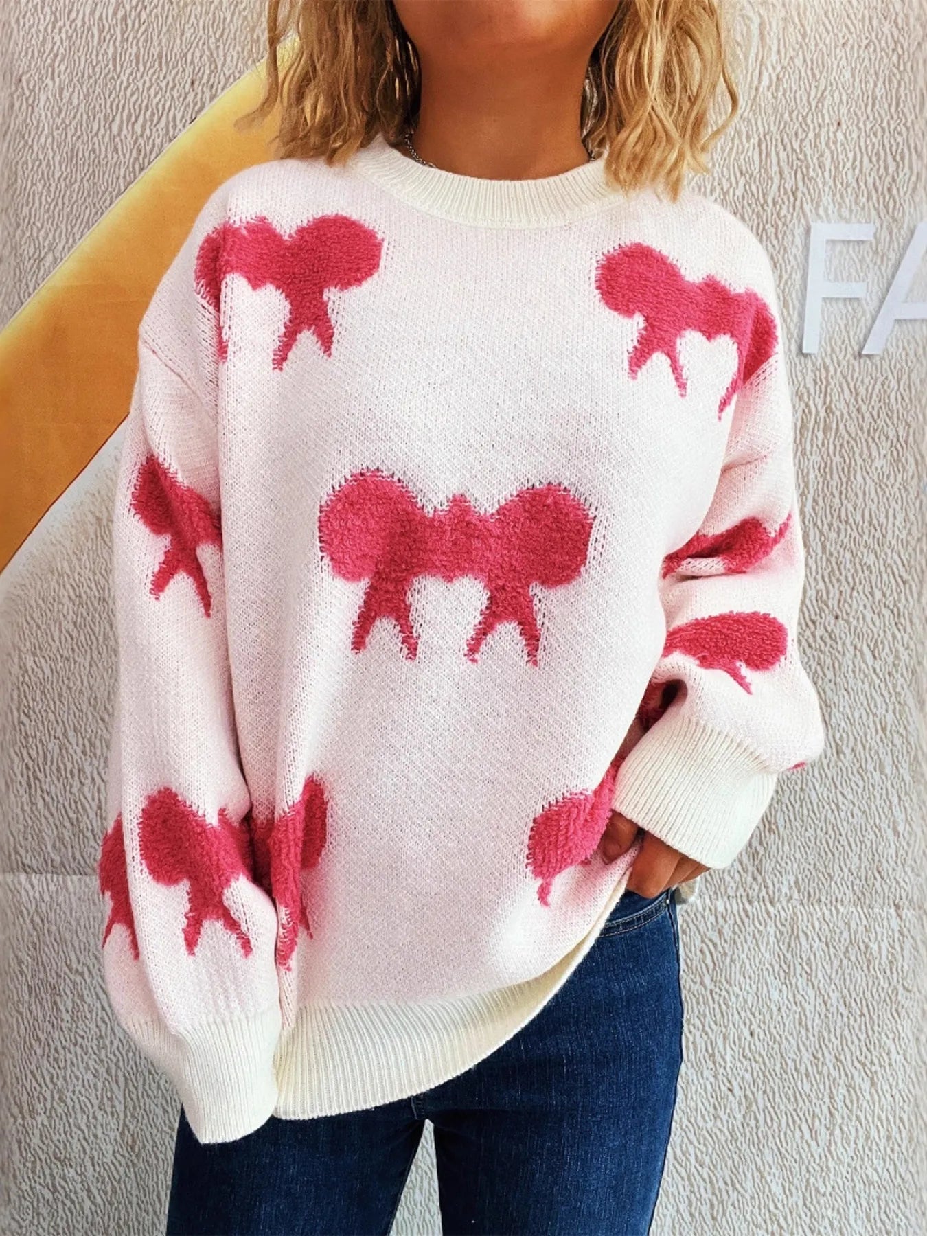 Bow Pattern Round Neck Sweater - Fashorio