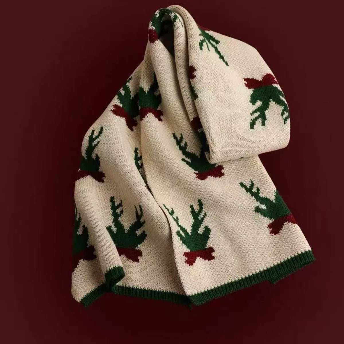 Full view of the Christmas knitted scarf