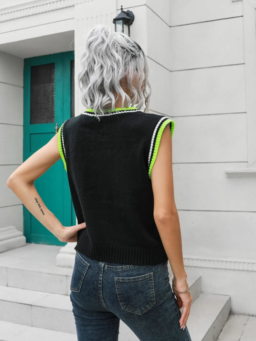 Geometric V-Neck Sweater Vest - Fashorio