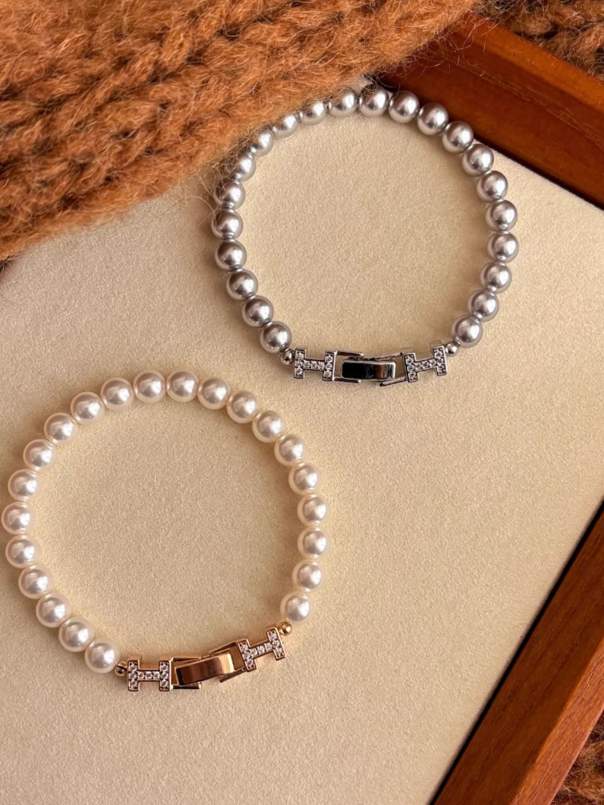 Pearl double H buckle bracelet clasp detail