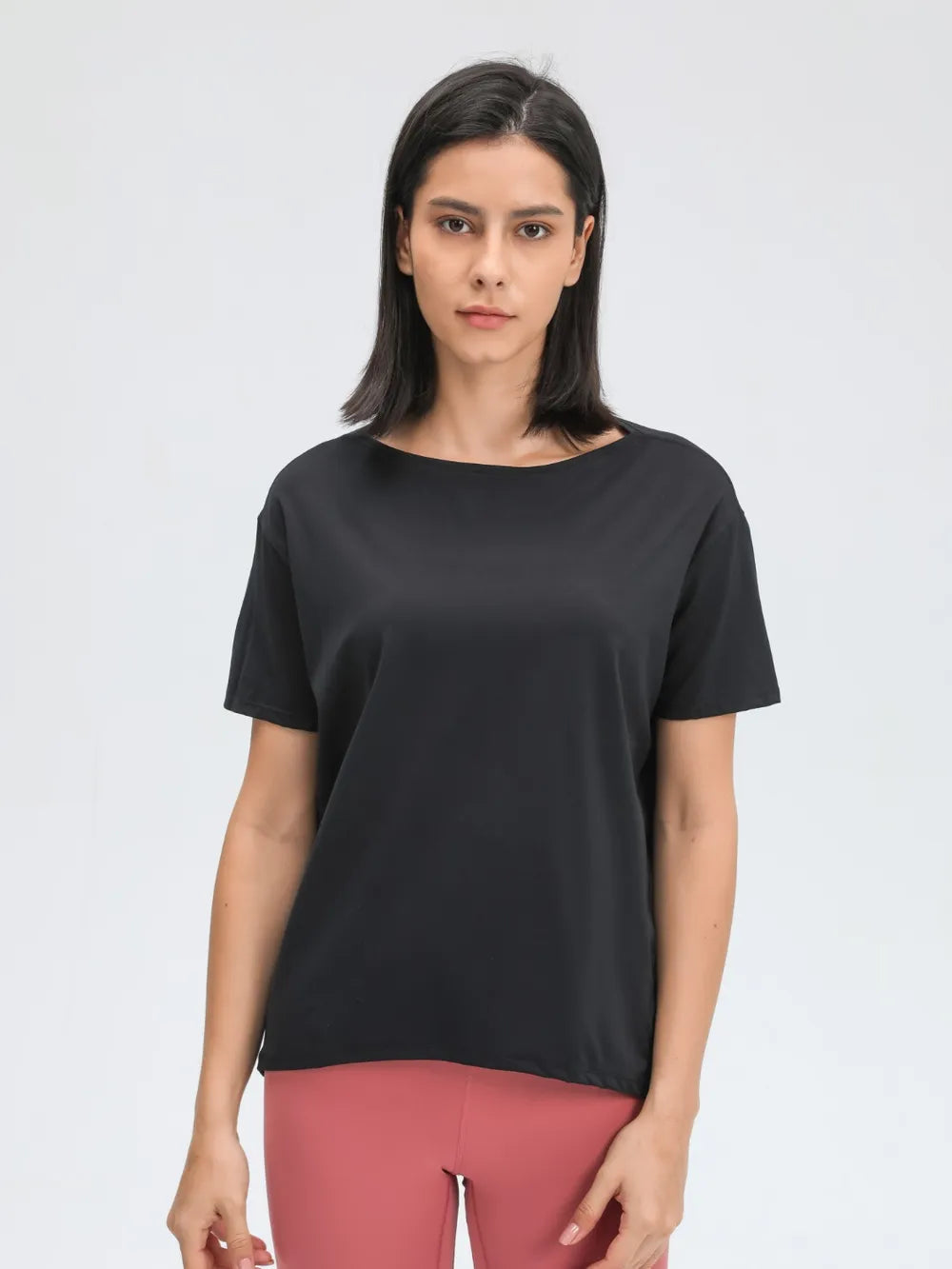 Round neck short sleeve active t-shirt styling view