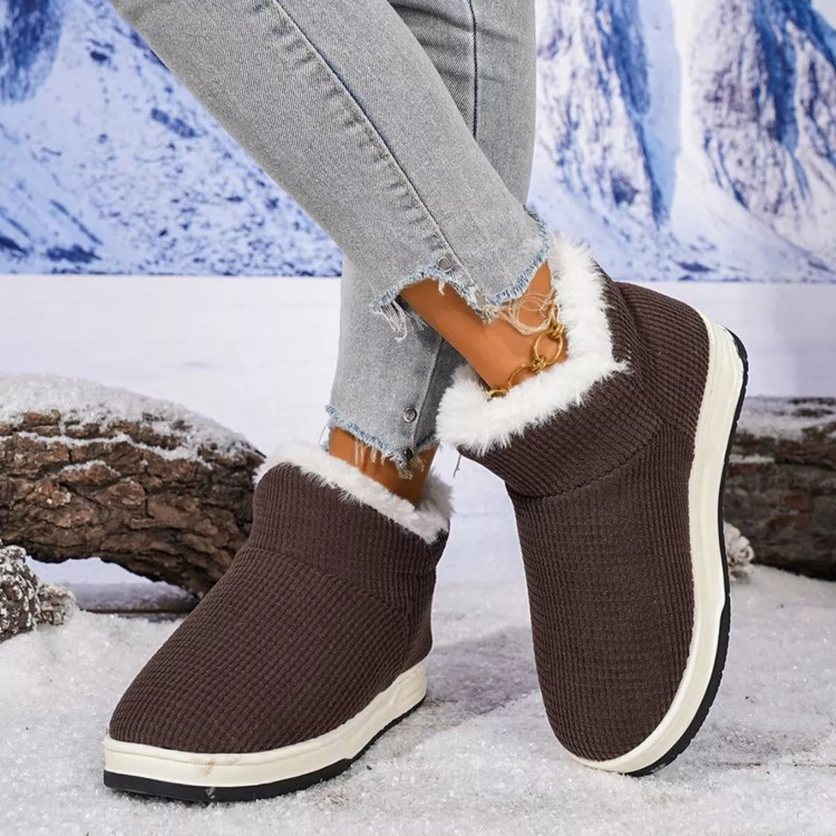 Cozy knit ankle boots, sole detail