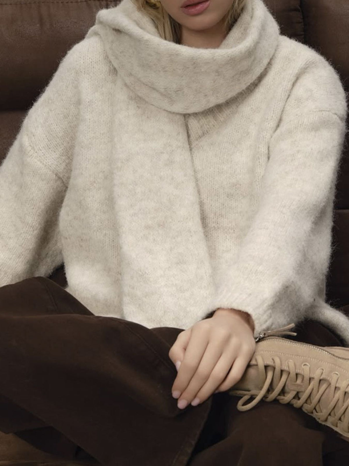 Detail of dropped shoulder knit texture