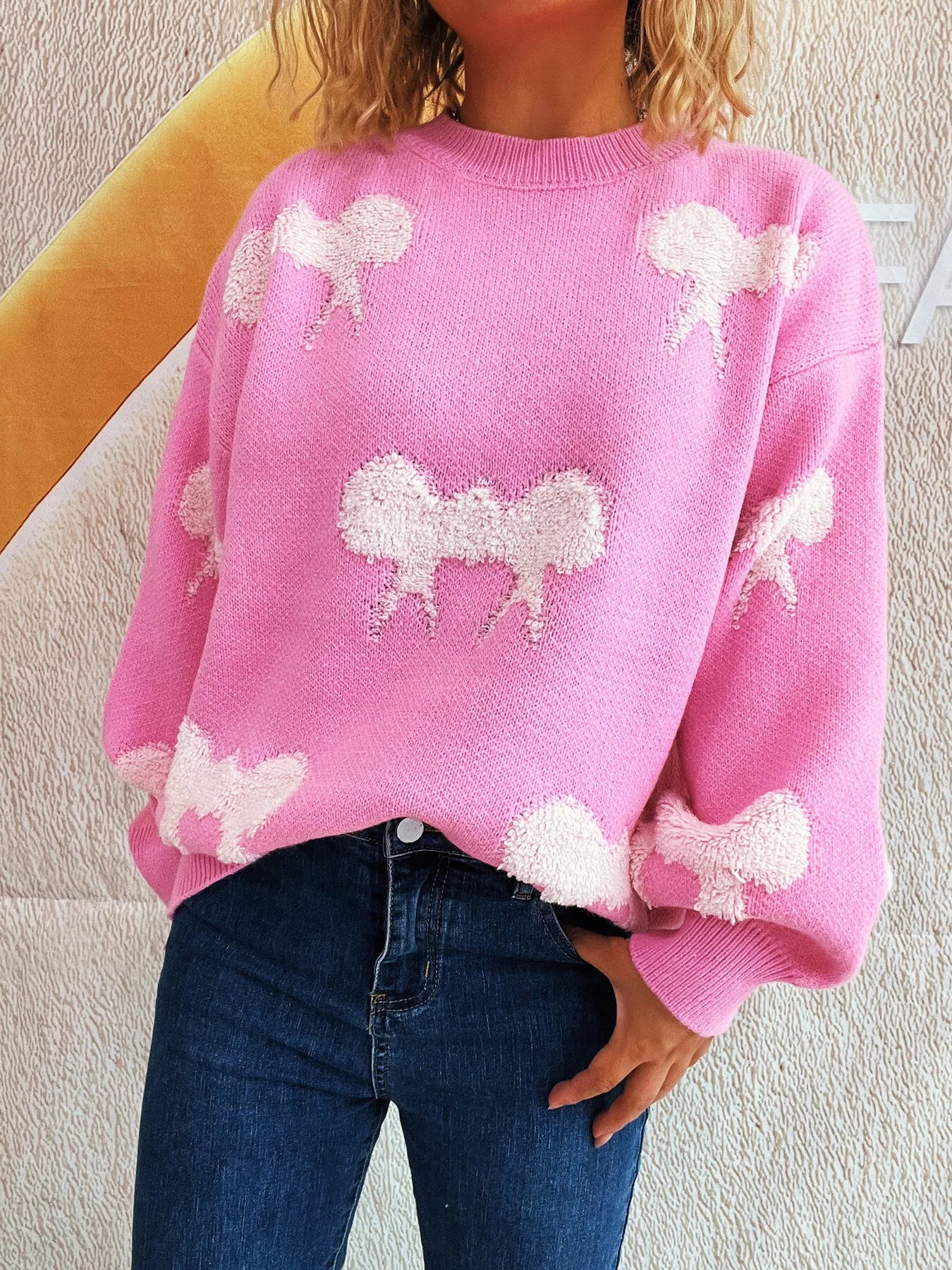 Bow Pattern Round Neck Sweater - Fashorio