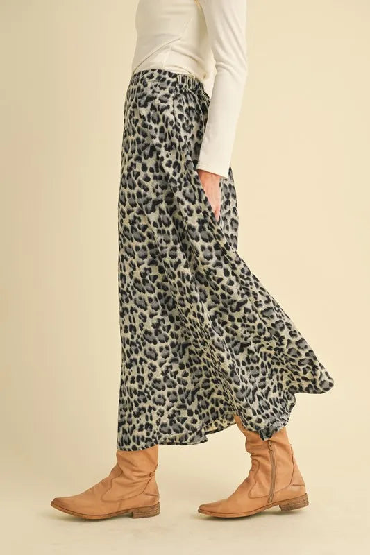 Leopard print skirt fabric detail
