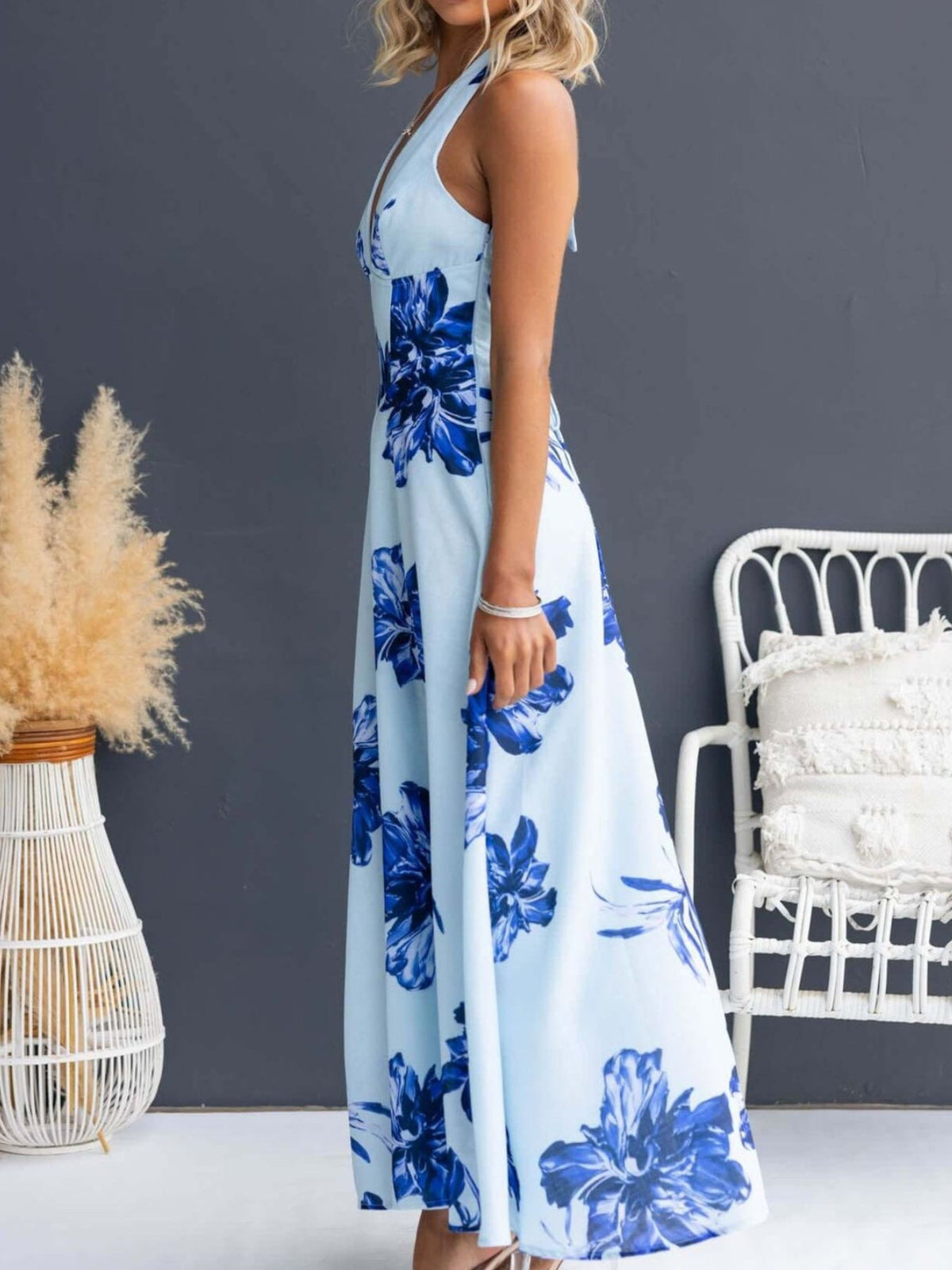 Floral halter neck maxi dress view 16